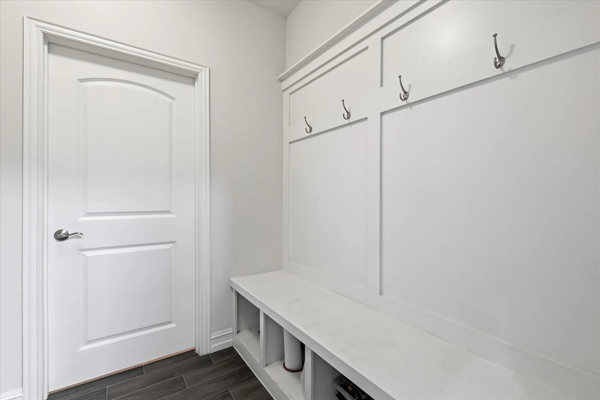 Single Family Residence For Sale in Dallas County , 217 Jones Street, Irving, Texas 75063, 3 Bedroom, 3 Bathroom, 2 Garage spaces, 1,661 Sqft, built in 2021, mls#21333421, Real Estate Agent in Irving, Homes For Sale in Dallas county, Homes For Sale in Irving, Realtor in Irving Texas, Real Estate Brokerage Independent Realty Texas, Luminita Cordes Realtor