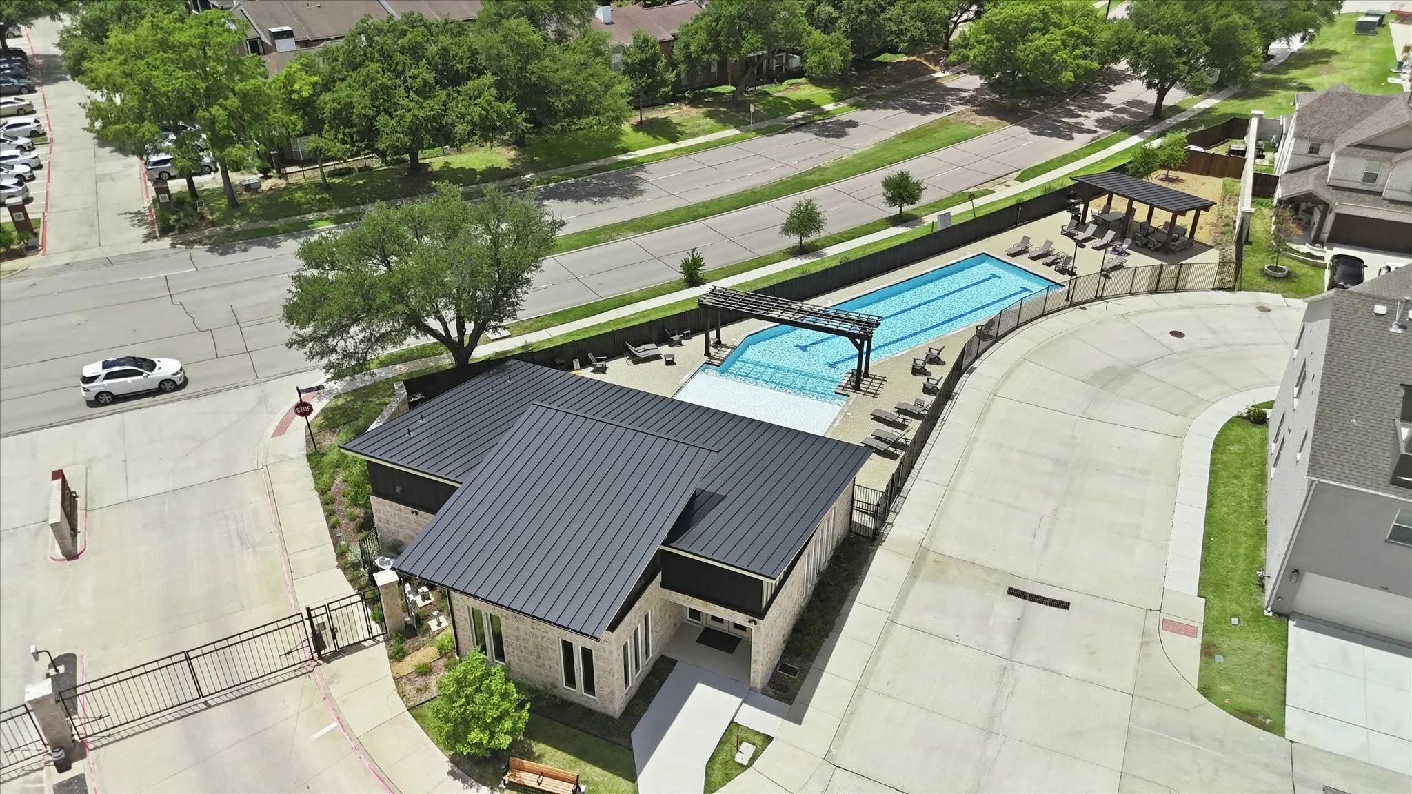 Single Family Residence For Sale in Dallas County , 217 Jones Street, Irving, Texas 75063, 3 Bedroom, 3 Bathroom, 2 Garage spaces, 1,661 Sqft, built in 2021, mls#21333421, Real Estate Agent in Irving, Homes For Sale in Dallas county, Homes For Sale in Irving, Realtor in Irving Texas, Real Estate Brokerage Independent Realty Texas, Luminita Cordes Realtor