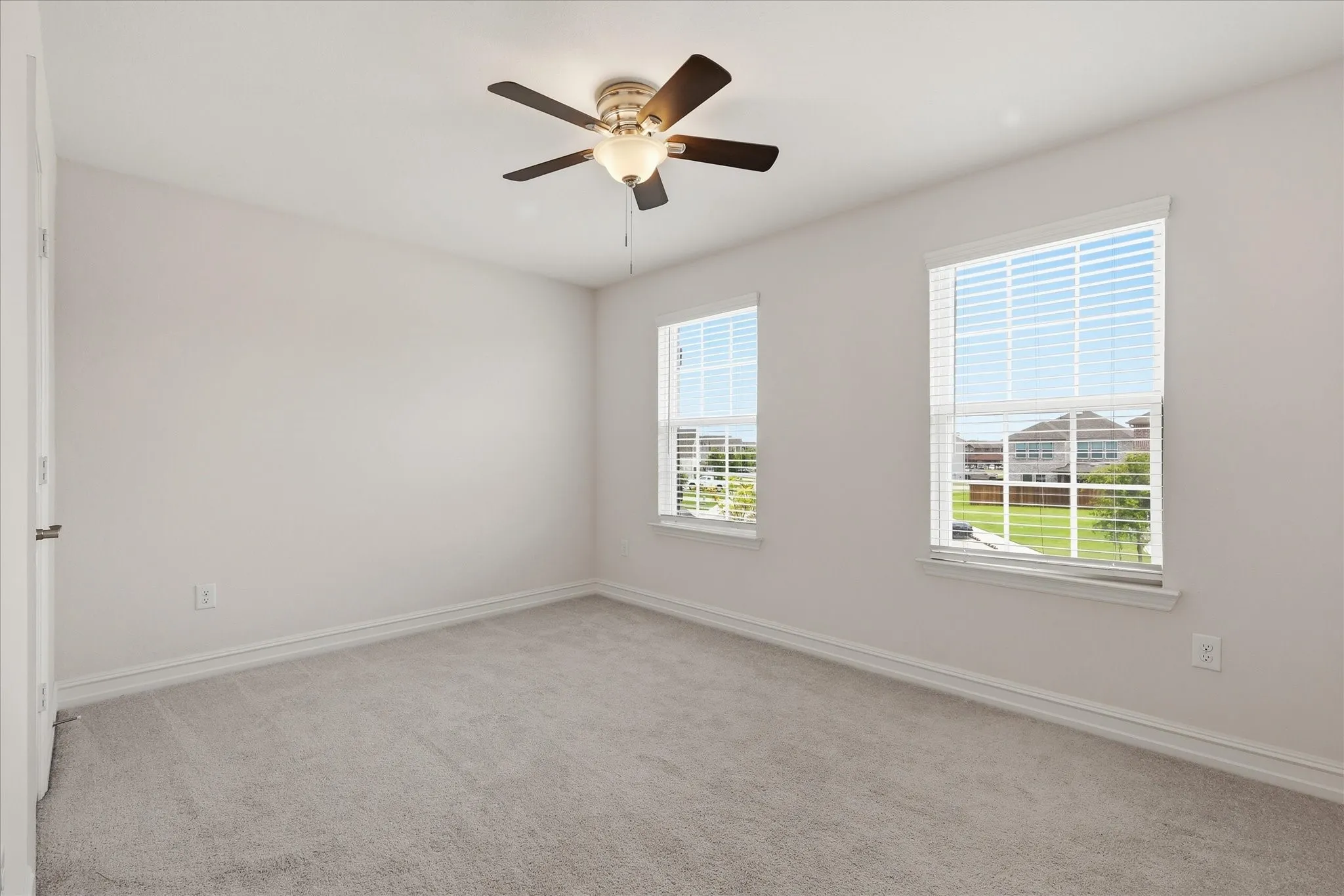 Single Family Residence For Sale in Dallas County , 217 Jones Street, Irving, Texas 75063, 3 Bedroom, 3 Bathroom, 2 Garage spaces, 1,661 Sqft, built in 2021, mls#21333421, Real Estate Agent in Irving, Homes For Sale in Dallas county, Homes For Sale in Irving, Realtor in Irving Texas, Real Estate Brokerage Independent Realty Texas, Luminita Cordes Realtor
