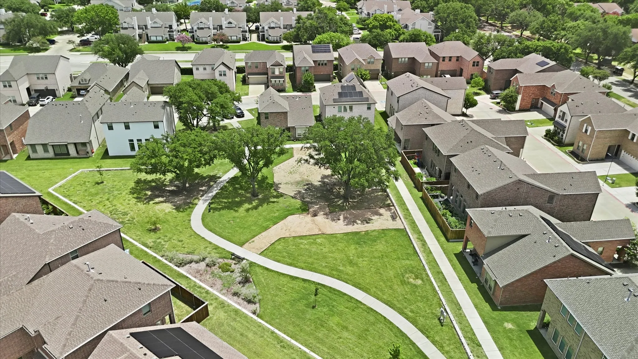 Single Family Residence For Sale in Dallas County , 217 Jones Street, Irving, Texas 75063, 3 Bedroom, 3 Bathroom, 2 Garage spaces, 1,661 Sqft, built in 2021, mls#21333421, Real Estate Agent in Irving, Homes For Sale in Dallas county, Homes For Sale in Irving, Realtor in Irving Texas, Real Estate Brokerage Independent Realty Texas, Luminita Cordes Realtor