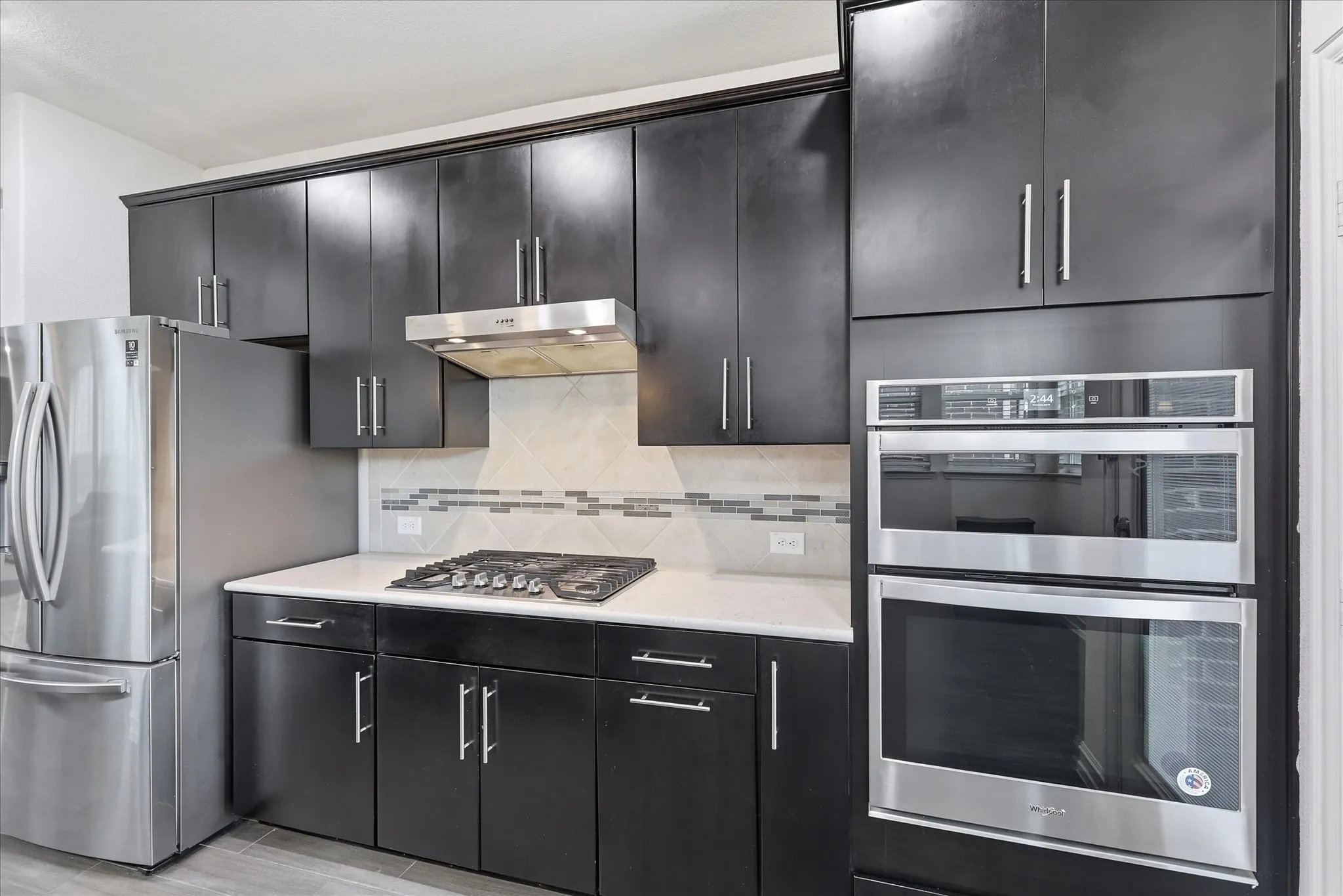 Single Family Residence For Sale in Dallas County , 217 Jones Street, Irving, Texas 75063, 3 Bedroom, 3 Bathroom, 2 Garage spaces, 1,661 Sqft, built in 2021, mls#21333421, Real Estate Agent in Irving, Homes For Sale in Dallas county, Homes For Sale in Irving, Realtor in Irving Texas, Real Estate Brokerage Independent Realty Texas, Luminita Cordes Realtor