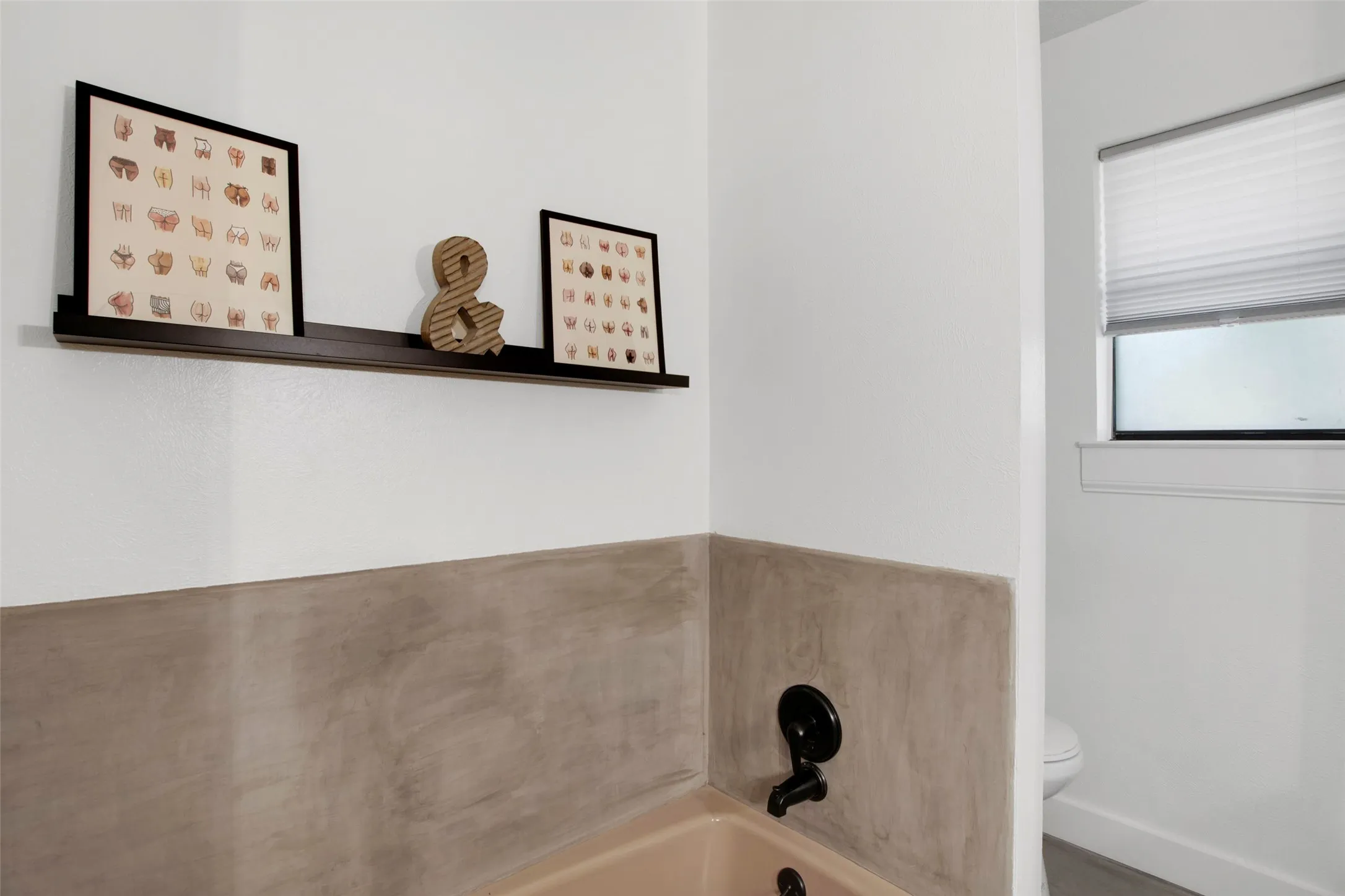 Bathroom with a bathtub and toilet
