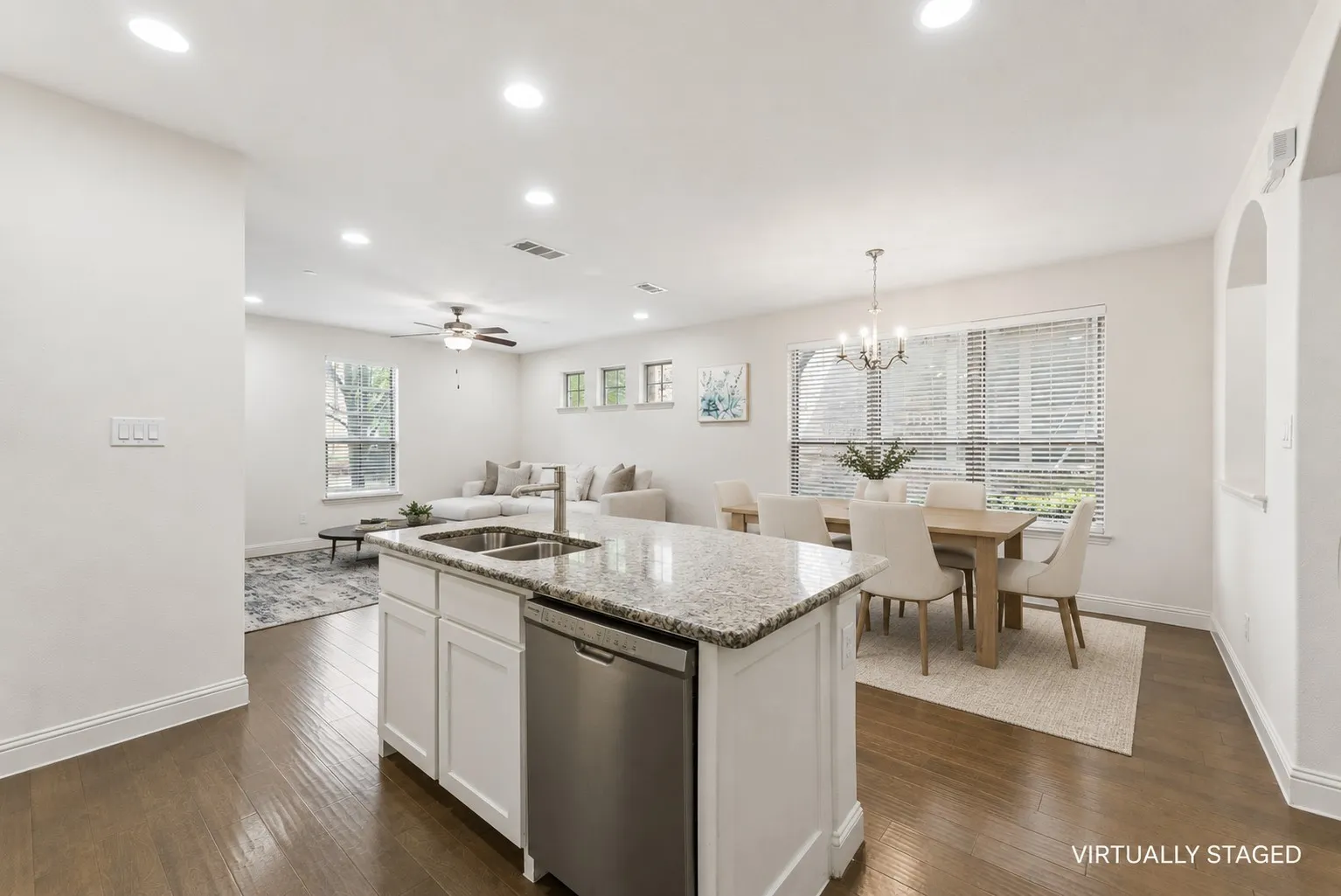 Townhouse For Sale in Collin County , 7213 Huckleberry Drive, Mc Kinney, Texas 75070, 3 Bedroom, 3 Bathroom, 2 Garage spaces, 1,974 Sqft, built in 2018, mls#21332847, Real Estate Agent in Mc Kinney, Homes For Sale in Collin county, Homes For Sale in Mc Kinney, Realtor in Mc Kinney Texas, Real Estate Brokerage Independent Realty Texas, Luminita Cordes Realtor