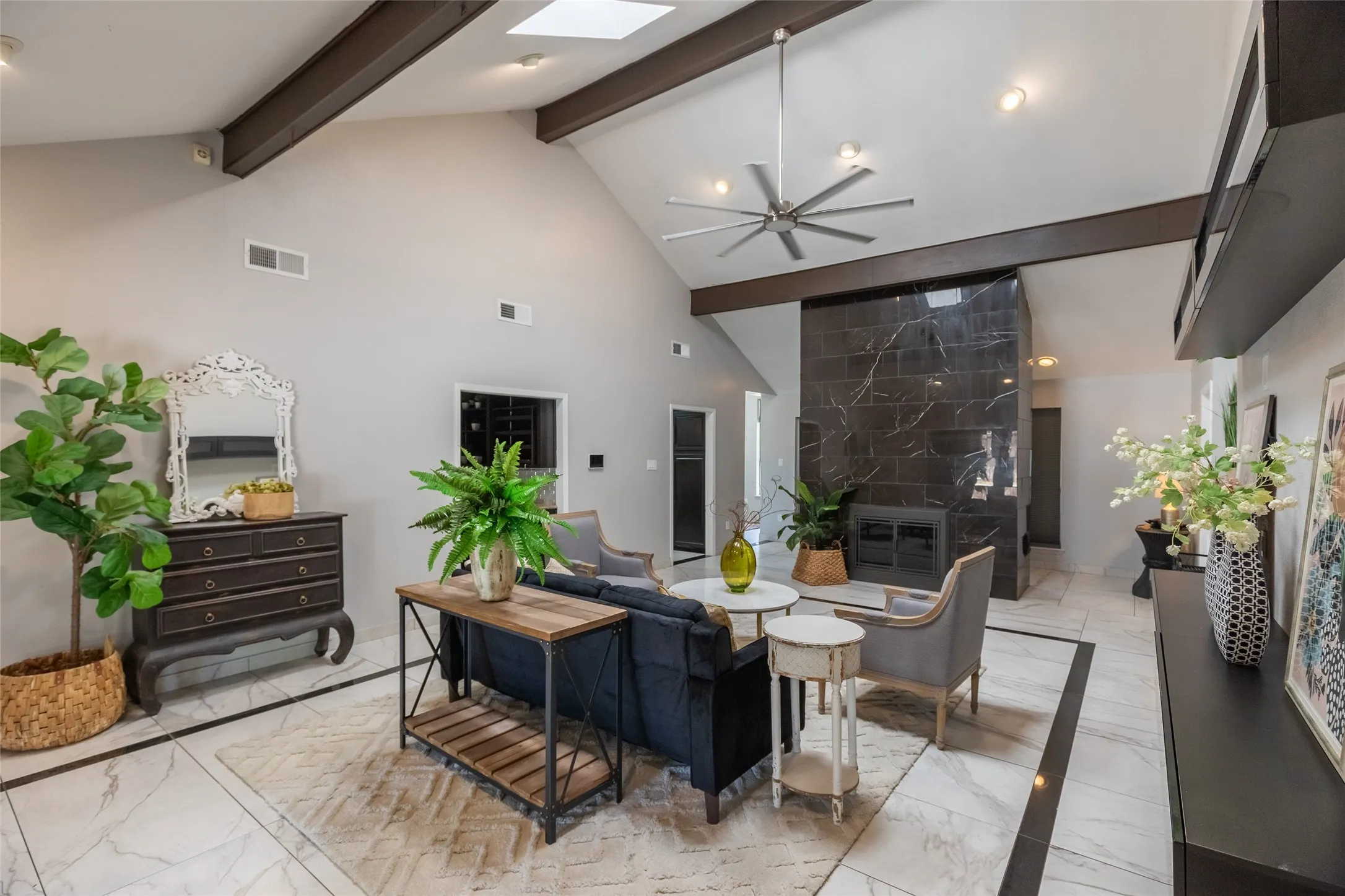 Single Family Residence For Sale in Taylor County , 46 Augusta Drive, Abilene, Texas 79606, 3 Bedroom, 3 Bathroom, 2 Garage spaces, 2,440 Sqft, built in 1981, mls#21332594, Real Estate Agent in Abilene, Homes For Sale in Taylor county, Homes For Sale in Abilene, Realtor in Abilene Texas, Real Estate Brokerage Independent Realty Texas, Luminita Cordes Realtor