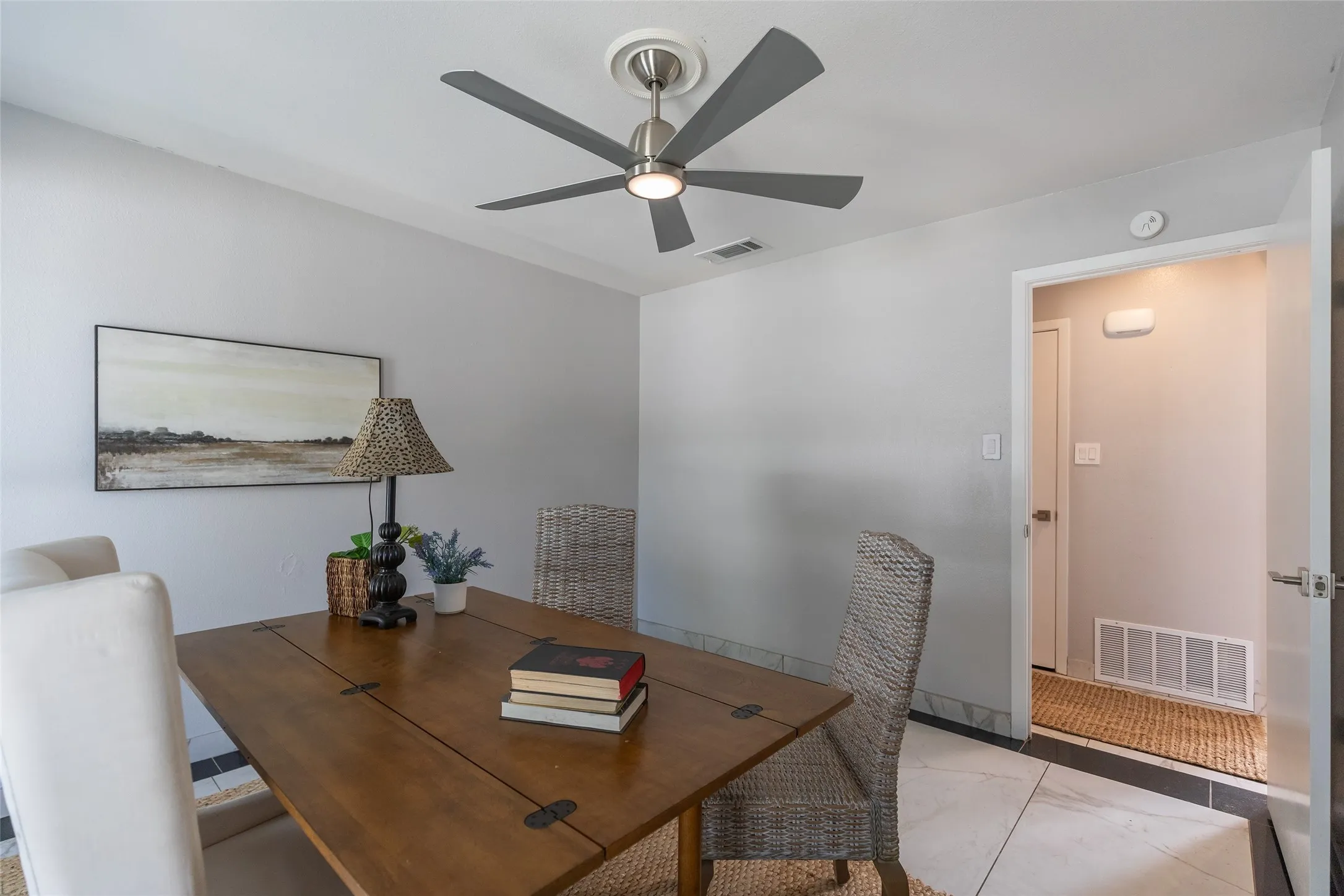 Single Family Residence For Sale in Taylor County , 46 Augusta Drive, Abilene, Texas 79606, 3 Bedroom, 3 Bathroom, 2 Garage spaces, 2,440 Sqft, built in 1981, mls#21332594, Real Estate Agent in Abilene, Homes For Sale in Taylor county, Homes For Sale in Abilene, Realtor in Abilene Texas, Real Estate Brokerage Independent Realty Texas, Luminita Cordes Realtor