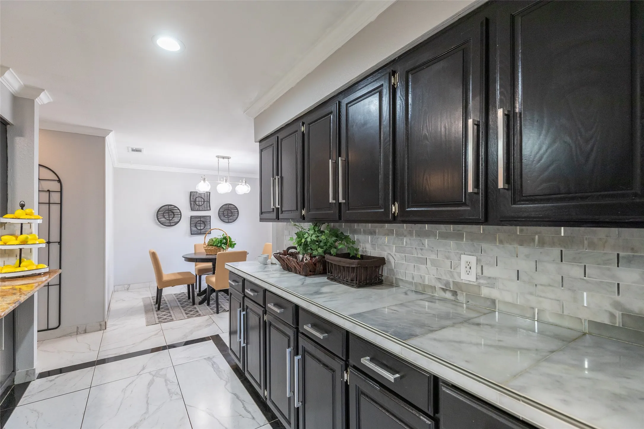 Single Family Residence For Sale in Taylor County , 46 Augusta Drive, Abilene, Texas 79606, 3 Bedroom, 3 Bathroom, 2 Garage spaces, 2,440 Sqft, built in 1981, mls#21332594, Real Estate Agent in Abilene, Homes For Sale in Taylor county, Homes For Sale in Abilene, Realtor in Abilene Texas, Real Estate Brokerage Independent Realty Texas, Luminita Cordes Realtor