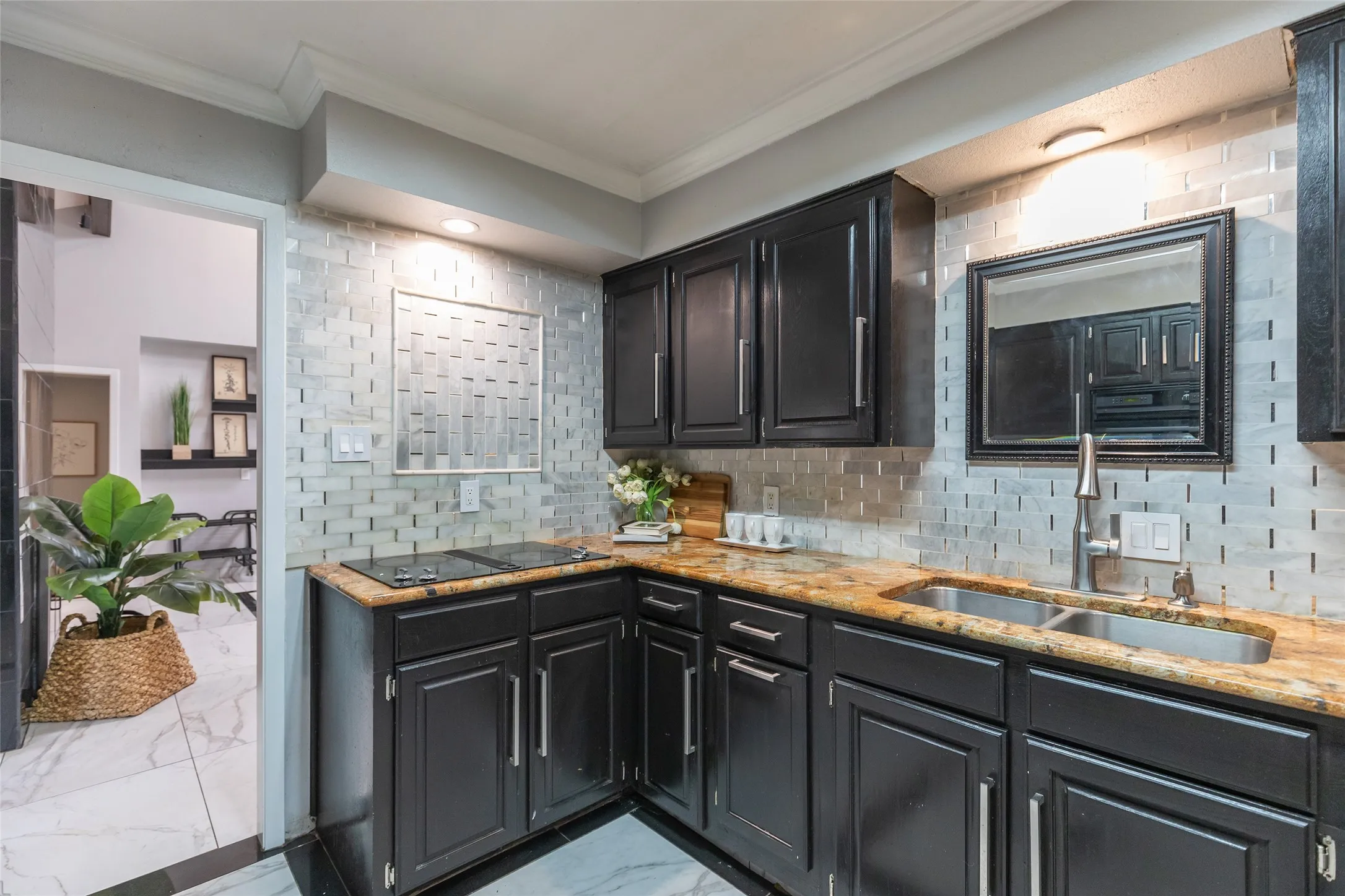 Single Family Residence For Sale in Taylor County , 46 Augusta Drive, Abilene, Texas 79606, 3 Bedroom, 3 Bathroom, 2 Garage spaces, 2,440 Sqft, built in 1981, mls#21332594, Real Estate Agent in Abilene, Homes For Sale in Taylor county, Homes For Sale in Abilene, Realtor in Abilene Texas, Real Estate Brokerage Independent Realty Texas, Luminita Cordes Realtor