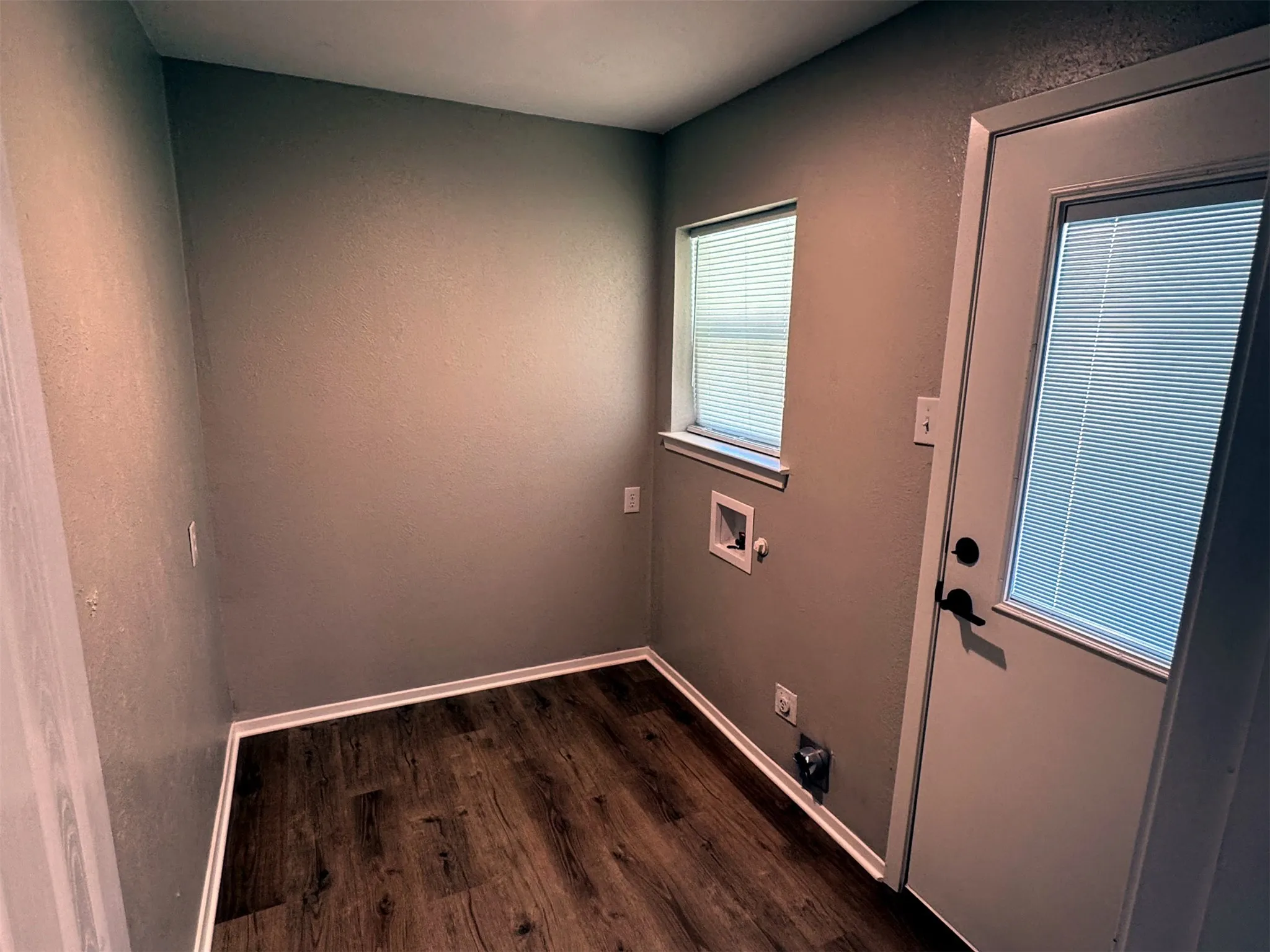 Single Family Residence For Rent in Denton County , 321 E Lake Street, Krum, Texas 76249, 3 Bedroom, 2 Bathroom, 2 Garage spaces, 1,487 Sqft, built in 1967, Price $1,850, mls#21331149, Real Estate Agent in Krum, Homes For Rent in Denton county, Homes For Rent in Krum, Realtor in Krum Texas, Real Estate Brokerage Independent Realty Texas, Luminita Cordes Realtor