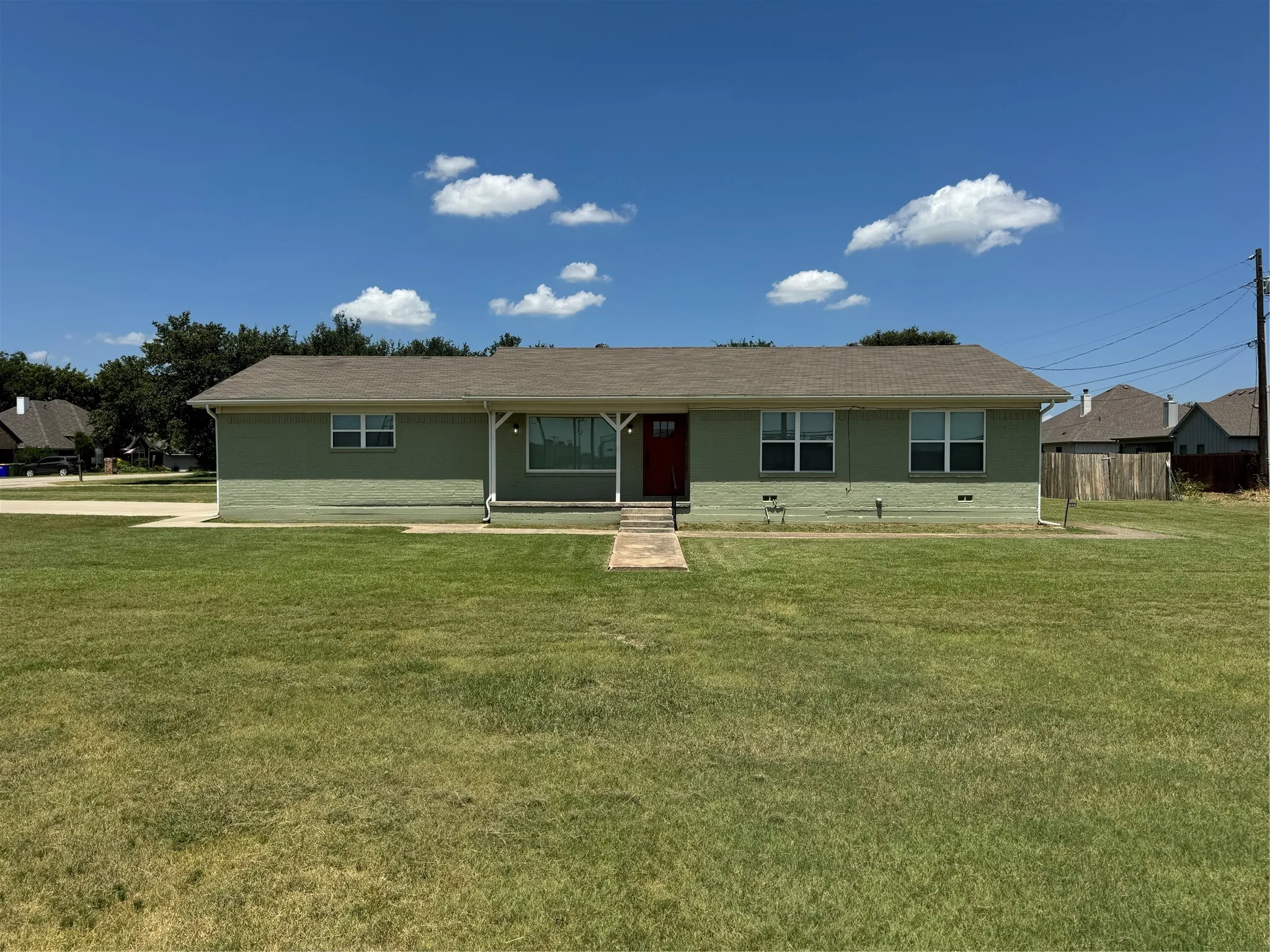 Single Family Residence For Rent in Denton County , 321 E Lake Street, Krum, Texas 76249, 3 Bedroom, 2 Bathroom, 2 Garage spaces, 1,487 Sqft, built in 1967, Price $1,850, mls#21331149, Real Estate Agent in Krum, Homes For Rent in Denton county, Homes For Rent in Krum, Realtor in Krum Texas, Real Estate Brokerage Independent Realty Texas, Luminita Cordes Realtor