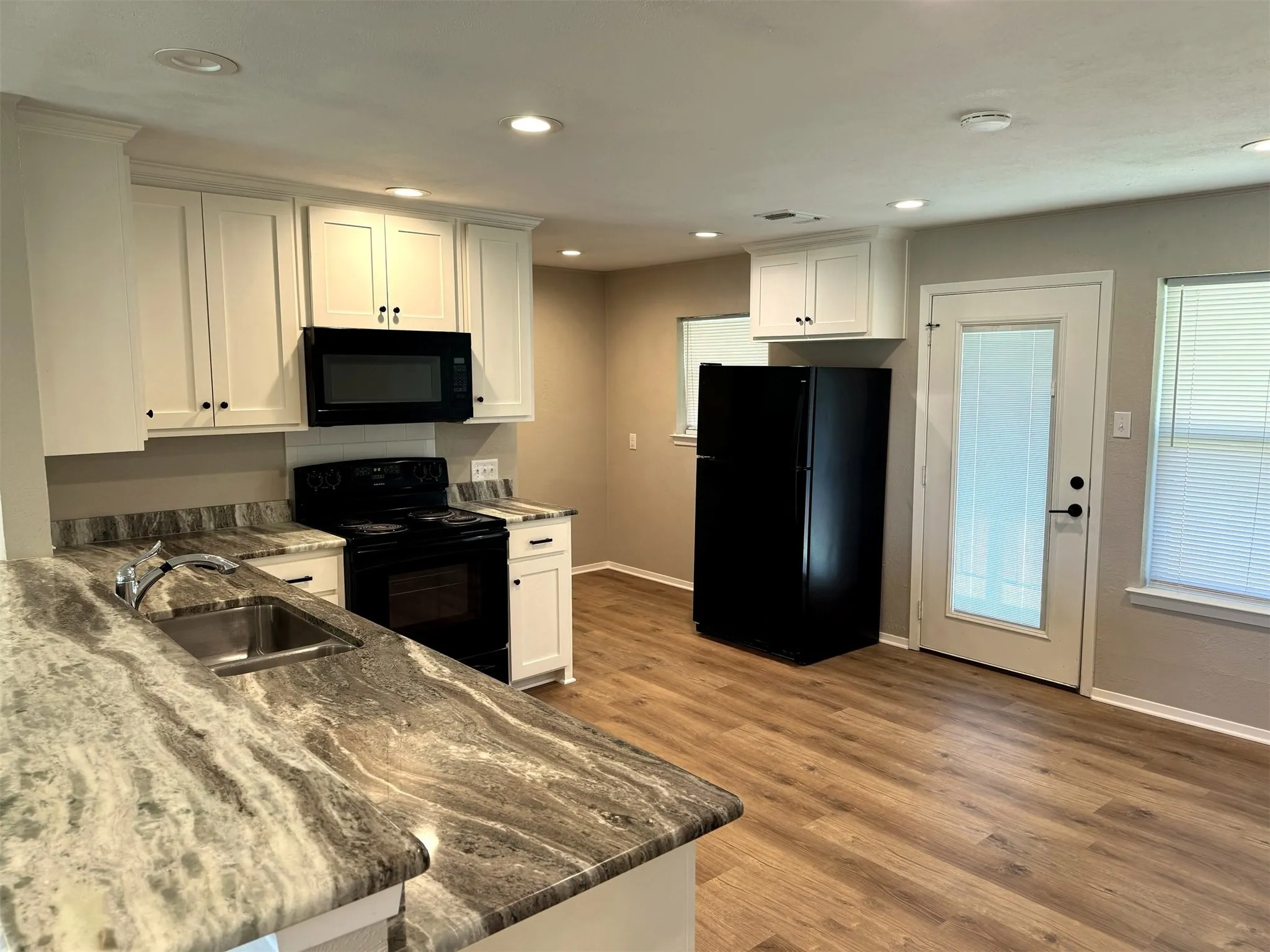 Single Family Residence For Rent in Denton County , 321 E Lake Street, Krum, Texas 76249, 3 Bedroom, 2 Bathroom, 2 Garage spaces, 1,487 Sqft, built in 1967, Price $1,850, mls#21331149, Real Estate Agent in Krum, Homes For Rent in Denton county, Homes For Rent in Krum, Realtor in Krum Texas, Real Estate Brokerage Independent Realty Texas, Luminita Cordes Realtor