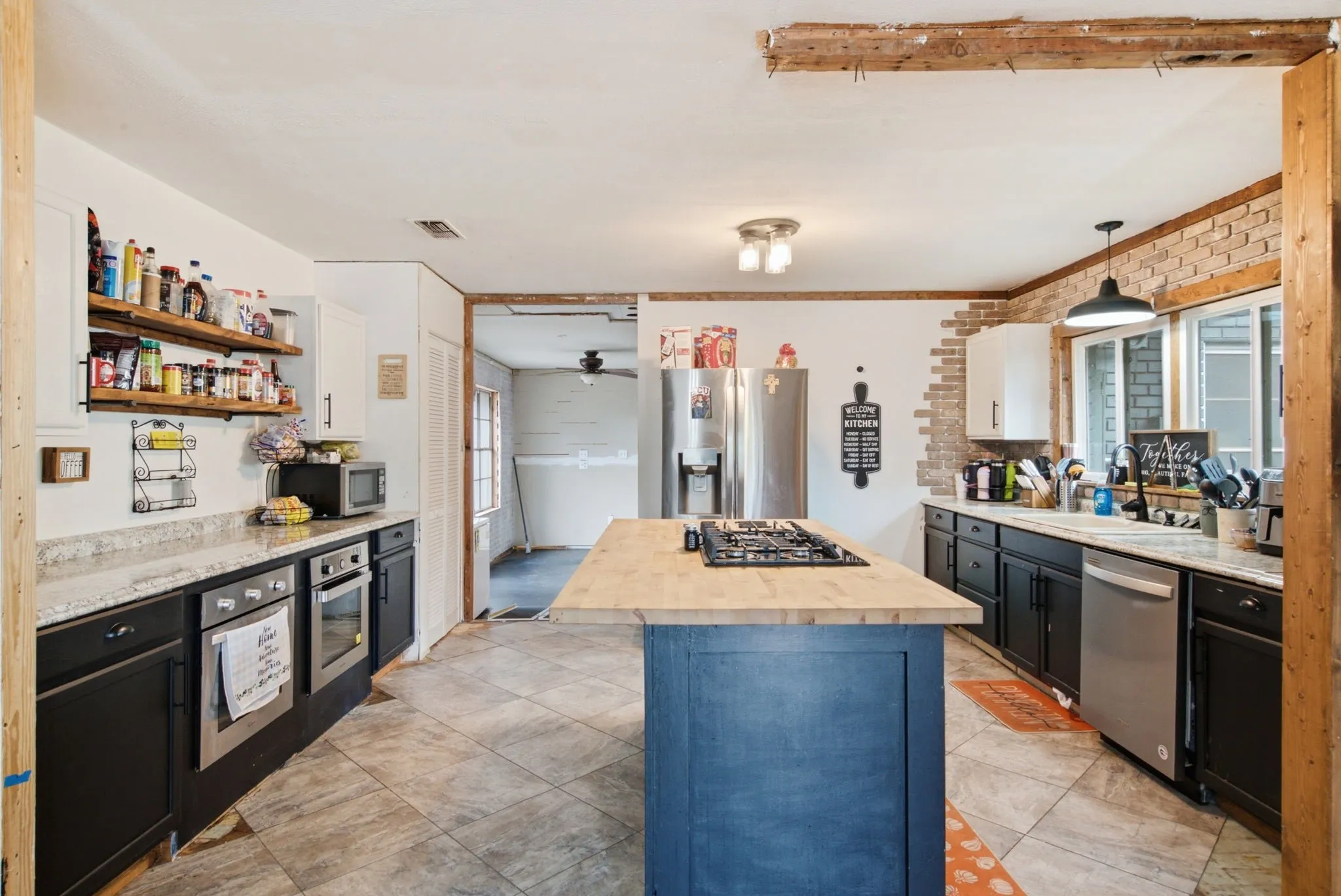 Single Family Residence For Sale in Erath County , 456 Alexander Road, Stephenville, Texas 76401, 7 Bedroom, 2 Bathroom, Garage spaces, 2,523 Sqft, built in 1960, mls#21333662, Real Estate Agent in Stephenville, Homes For Sale in Erath county, Homes For Sale in Stephenville, Realtor in Stephenville Texas, Real Estate Brokerage Independent Realty Texas, Luminita Cordes Realtor