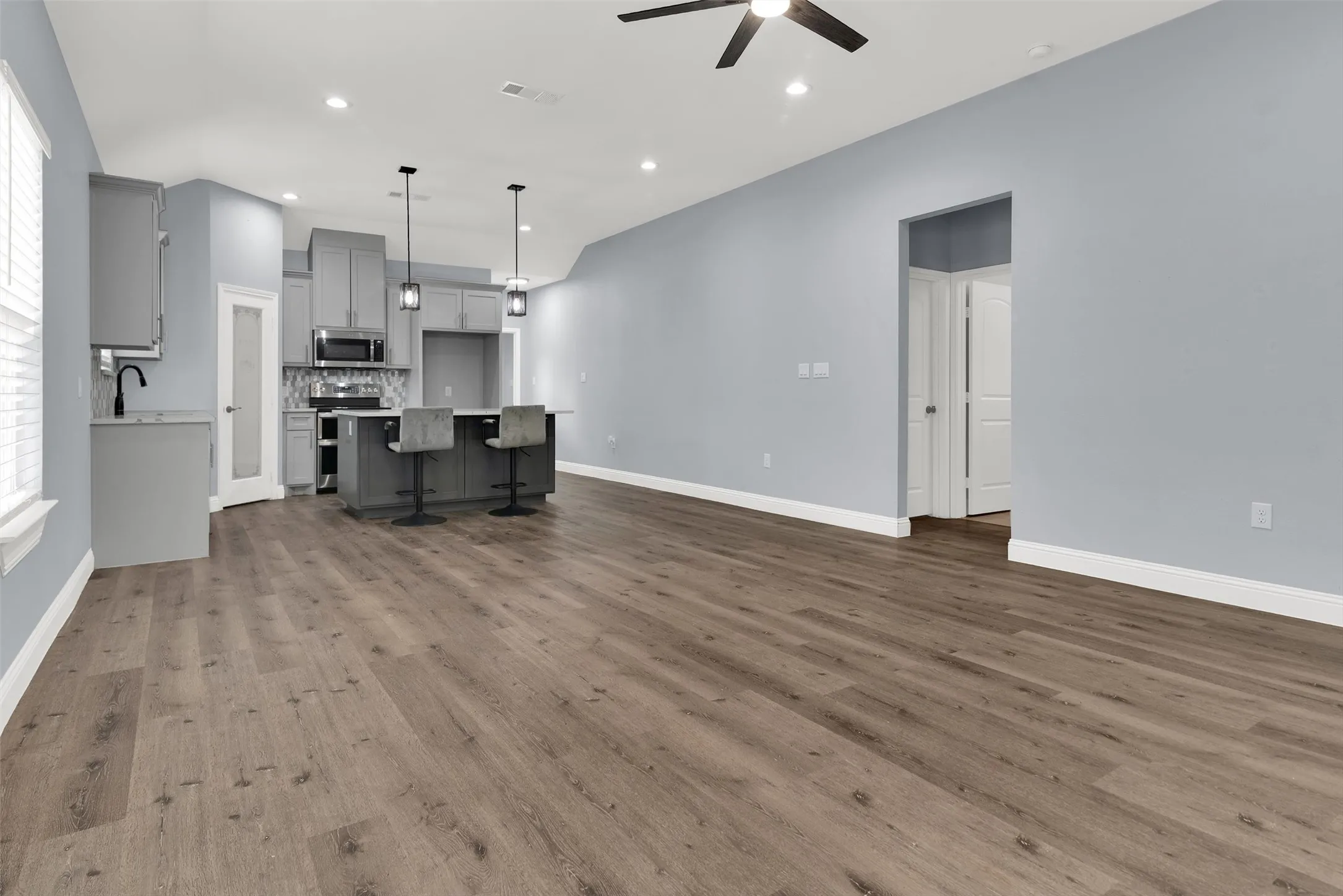Single Family Residence For Sale in Fannin County , 1312 Elm Street, Bonham, Texas 75418, 3 Bedroom, 2 Bathroom, 2 Garage spaces, 1,517 Sqft, built in 2020, mls#21329127, Real Estate Agent in Bonham, Homes For Sale in Fannin county, Homes For Sale in Bonham, Realtor in Bonham Texas, Real Estate Brokerage Independent Realty Texas, Luminita Cordes Realtor