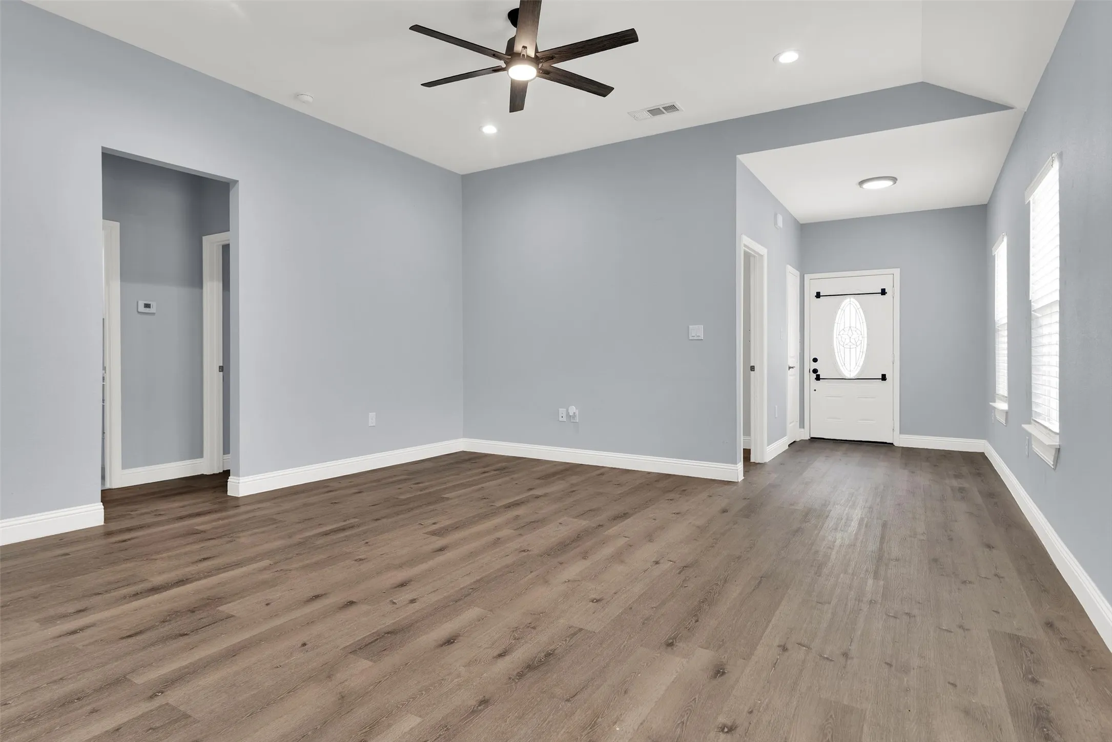 Single Family Residence For Sale in Fannin County , 1312 Elm Street, Bonham, Texas 75418, 3 Bedroom, 2 Bathroom, 2 Garage spaces, 1,517 Sqft, built in 2020, mls#21329127, Real Estate Agent in Bonham, Homes For Sale in Fannin county, Homes For Sale in Bonham, Realtor in Bonham Texas, Real Estate Brokerage Independent Realty Texas, Luminita Cordes Realtor