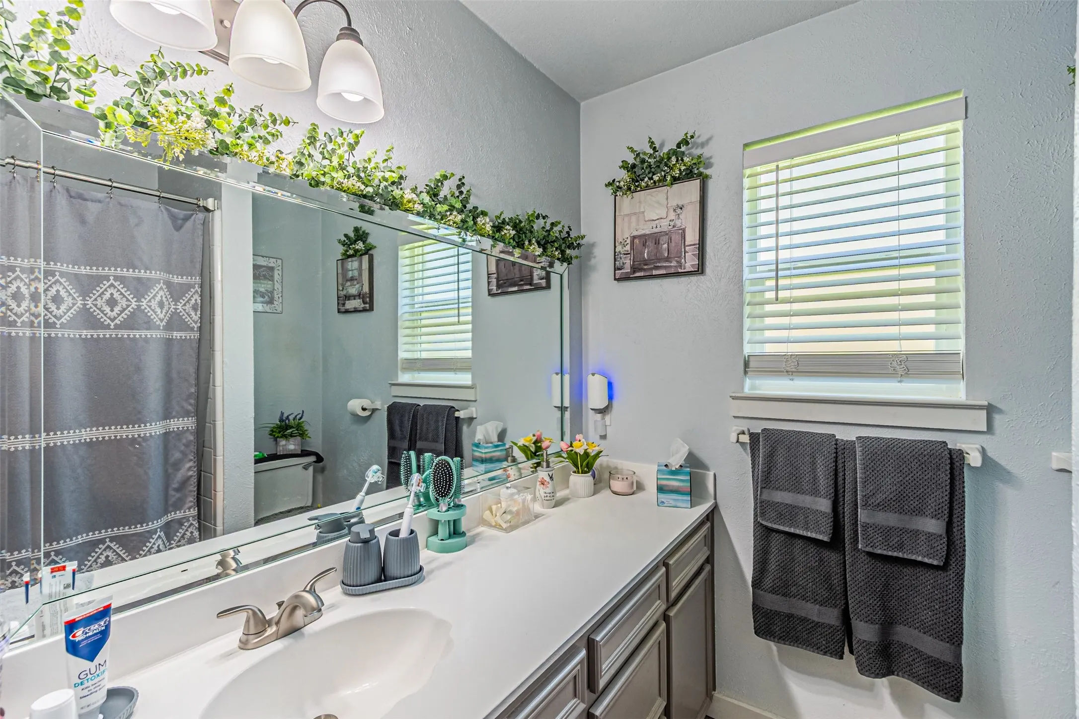 Single Family Residence For Rent in Tarrant County , 2608 Nelwin Place, Arlington, Texas 76016, 3 Bedroom, 2 Bathroom, 2 Garage spaces, 1,488 Sqft, built in 1975, mls#21333649, Real Estate Agent in Arlington, Homes For Rent in Tarrant county, Homes For Rent in Arlington, Realtor in Arlington Texas, Real Estate Brokerage Independent Realty Texas, Luminita Cordes Realtor