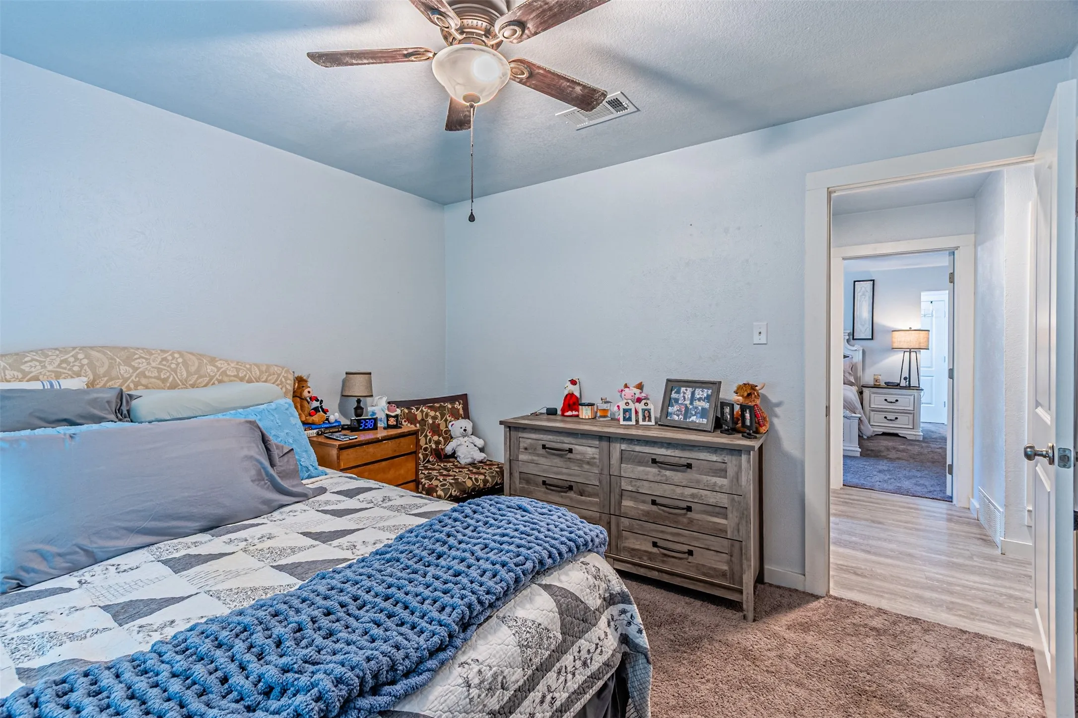 Single Family Residence For Rent in Tarrant County , 2608 Nelwin Place, Arlington, Texas 76016, 3 Bedroom, 2 Bathroom, 2 Garage spaces, 1,488 Sqft, built in 1975, mls#21333649, Real Estate Agent in Arlington, Homes For Rent in Tarrant county, Homes For Rent in Arlington, Realtor in Arlington Texas, Real Estate Brokerage Independent Realty Texas, Luminita Cordes Realtor