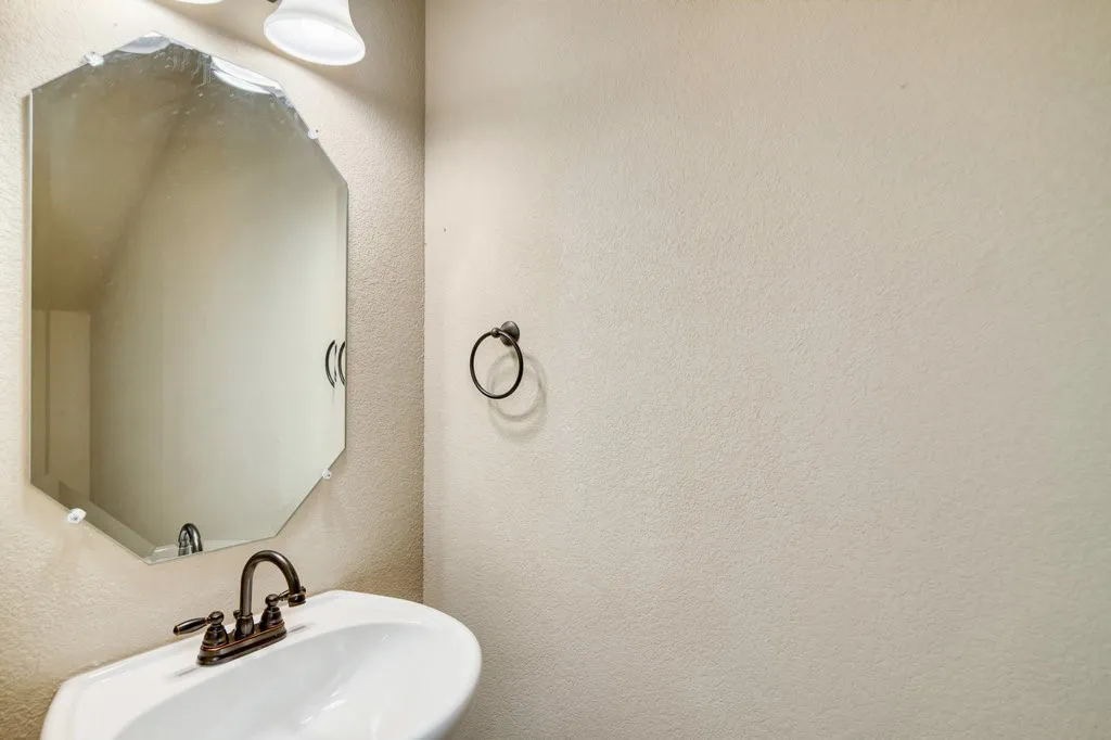 Apartment For Rent in Ellis County , 743 Harvest Moon Drive, Venus, Texas 76084, 2 Bedroom, 2 Bathroom, 1 Garage spaces, 1,134 Sqft, built in 2021, mls#21333693, Real Estate Agent in Venus, Homes For Rent in Ellis county, Homes For Rent in Venus, Realtor in Venus Texas, Real Estate Brokerage Independent Realty Texas, Luminita Cordes Realtor