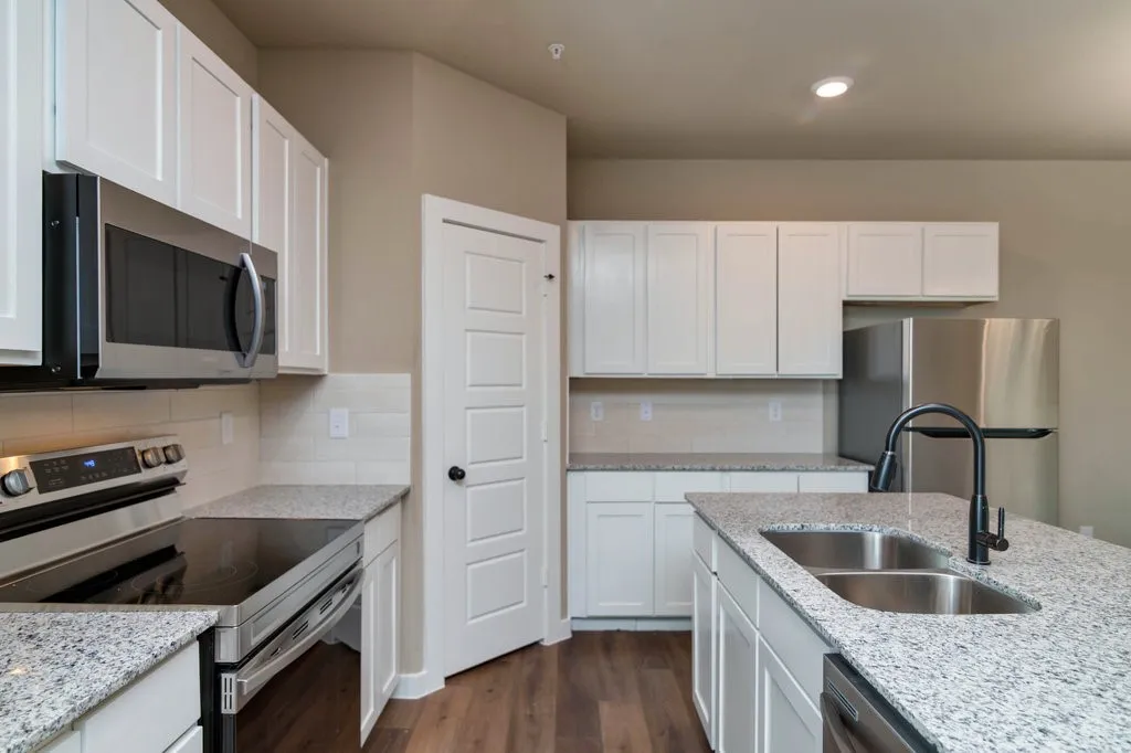 Apartment For Rent in Ellis County , 743 Harvest Moon Drive, Venus, Texas 76084, 2 Bedroom, 2 Bathroom, 1 Garage spaces, 1,134 Sqft, built in 2021, mls#21333693, Real Estate Agent in Venus, Homes For Rent in Ellis county, Homes For Rent in Venus, Realtor in Venus Texas, Real Estate Brokerage Independent Realty Texas, Luminita Cordes Realtor