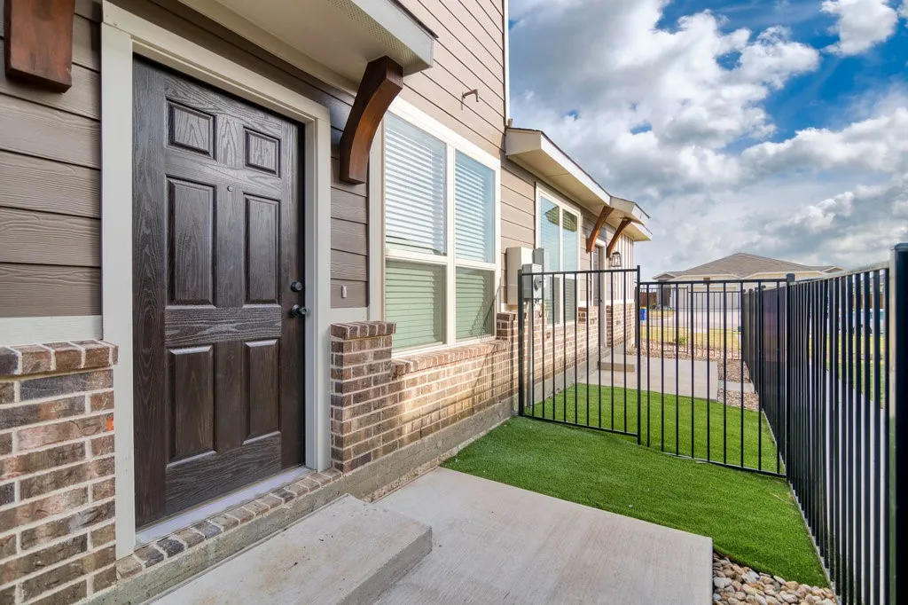 Apartment For Rent in Ellis County , 743 Harvest Moon Drive, Venus, Texas 76084, 2 Bedroom, 2 Bathroom, 1 Garage spaces, 1,134 Sqft, built in 2021, mls#21333693, Real Estate Agent in Venus, Homes For Rent in Ellis county, Homes For Rent in Venus, Realtor in Venus Texas, Real Estate Brokerage Independent Realty Texas, Luminita Cordes Realtor