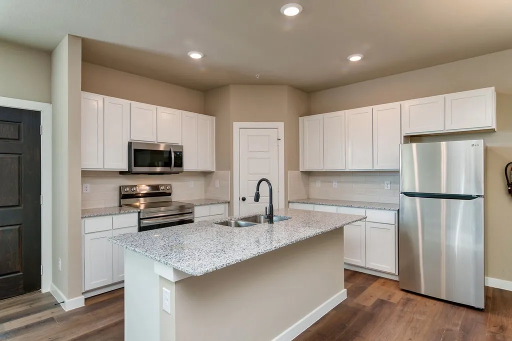 Apartment For Rent in Ellis County , 743 Harvest Moon Drive, Venus, Texas 76084, 2 Bedroom, 2 Bathroom, 1 Garage spaces, 1,134 Sqft, built in 2021, mls#21333693, Real Estate Agent in Venus, Homes For Rent in Ellis county, Homes For Rent in Venus, Realtor in Venus Texas, Real Estate Brokerage Independent Realty Texas, Luminita Cordes Realtor