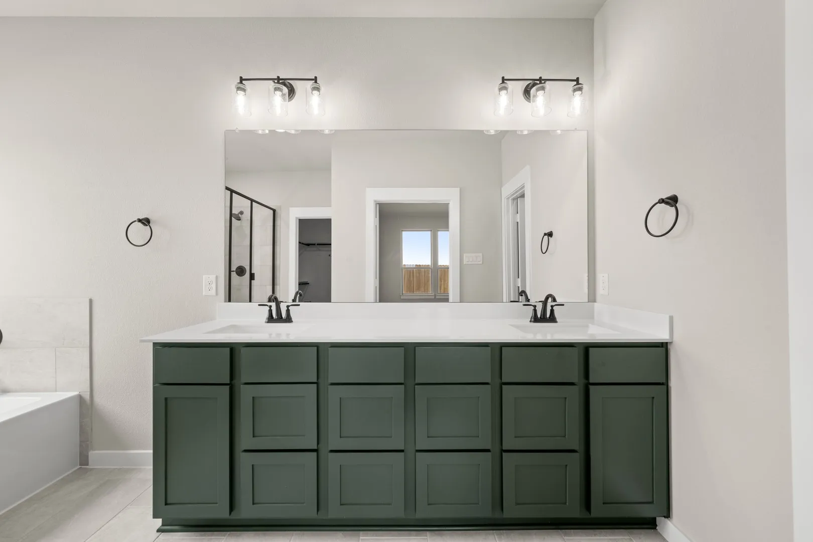 23_6900 Deadwood- Primary Suite-3