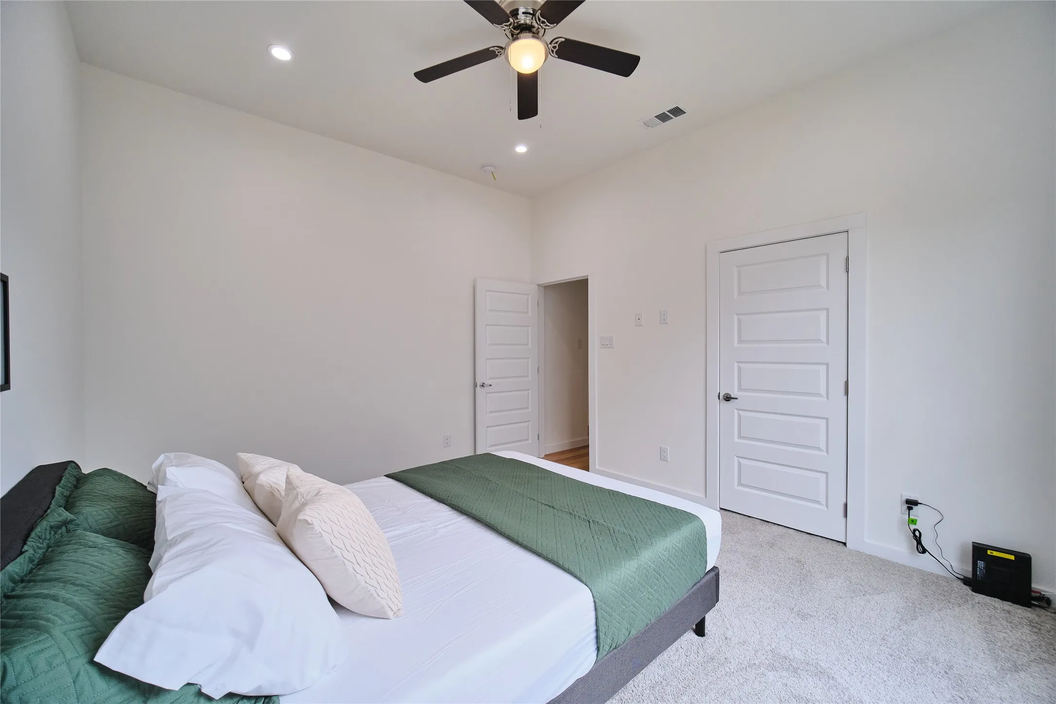 Single Family Residence For Sale in Dallas County , 1350 Strickland Street, Dallas, Texas 75216, 3 Bedrooms, 2 Bathrooms, Garage spaces, 1,568 Sqft, built in 1925, Price $305,000, mls#21333699, Real Estate Agent in Dallas, Homes For Sale in Dallas county, Homes For Sale in Dallas, Realtor in Dallas Texas, Real Estate Brokerage Independent Realty Texas, Luminita Cordes Realtor