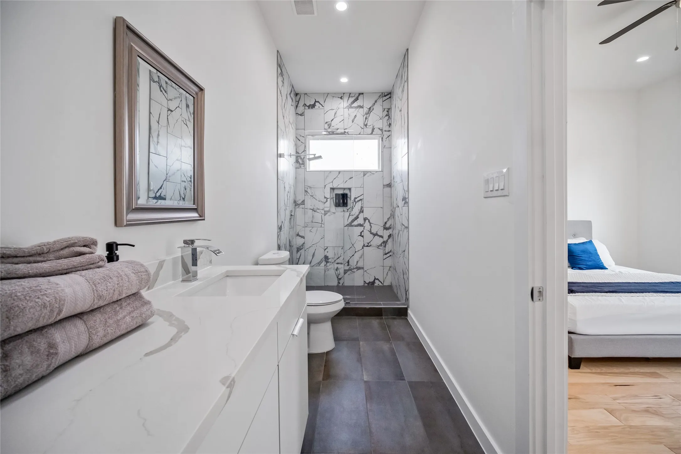 Single Family Residence For Sale in Dallas County , 1350 Strickland Street, Dallas, Texas 75216, 3 Bedrooms, 2 Bathrooms, Garage spaces, 1,568 Sqft, built in 1925, Price $305,000, mls#21333699, Real Estate Agent in Dallas, Homes For Sale in Dallas county, Homes For Sale in Dallas, Realtor in Dallas Texas, Real Estate Brokerage Independent Realty Texas, Luminita Cordes Realtor
