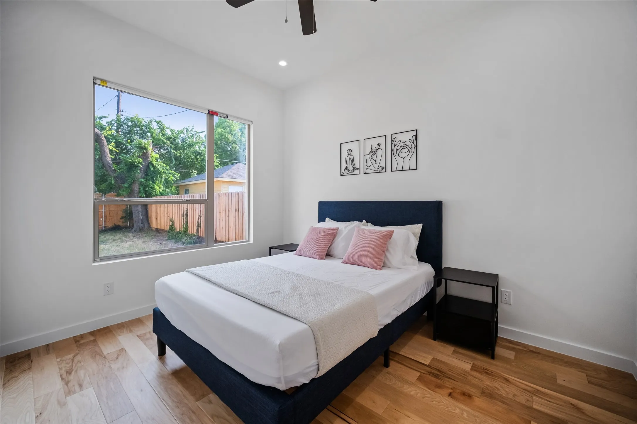 Single Family Residence For Sale in Dallas County , 1350 Strickland Street, Dallas, Texas 75216, 3 Bedrooms, 2 Bathrooms, Garage spaces, 1,568 Sqft, built in 1925, Price $305,000, mls#21333699, Real Estate Agent in Dallas, Homes For Sale in Dallas county, Homes For Sale in Dallas, Realtor in Dallas Texas, Real Estate Brokerage Independent Realty Texas, Luminita Cordes Realtor