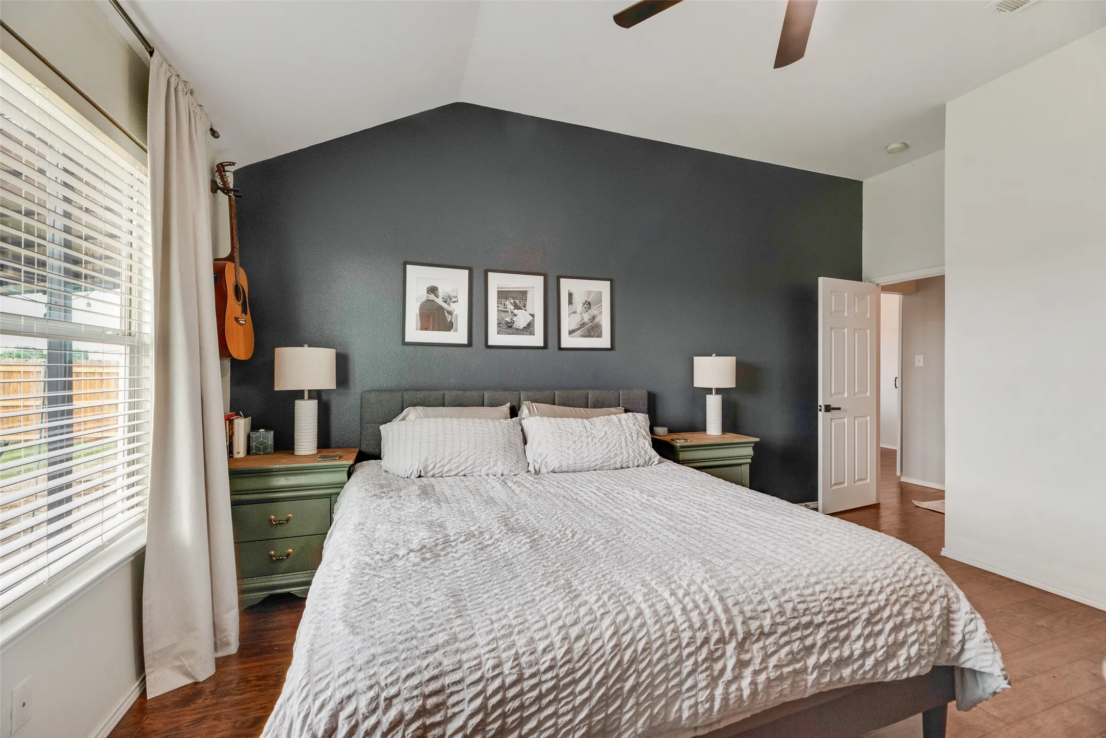 Single Family Residence For Sale in Collin County , 300 Meadow View Lane, Anna, Texas 75409, 3 Bedroom, 2 Bathroom, 2 Garage spaces, 1,479 Sqft, built in 2005, mls#21333701, Real Estate Agent in Anna, Homes For Sale in Collin county, Homes For Sale in Anna, Realtor in Anna Texas, Real Estate Brokerage Independent Realty Texas, Luminita Cordes Realtor