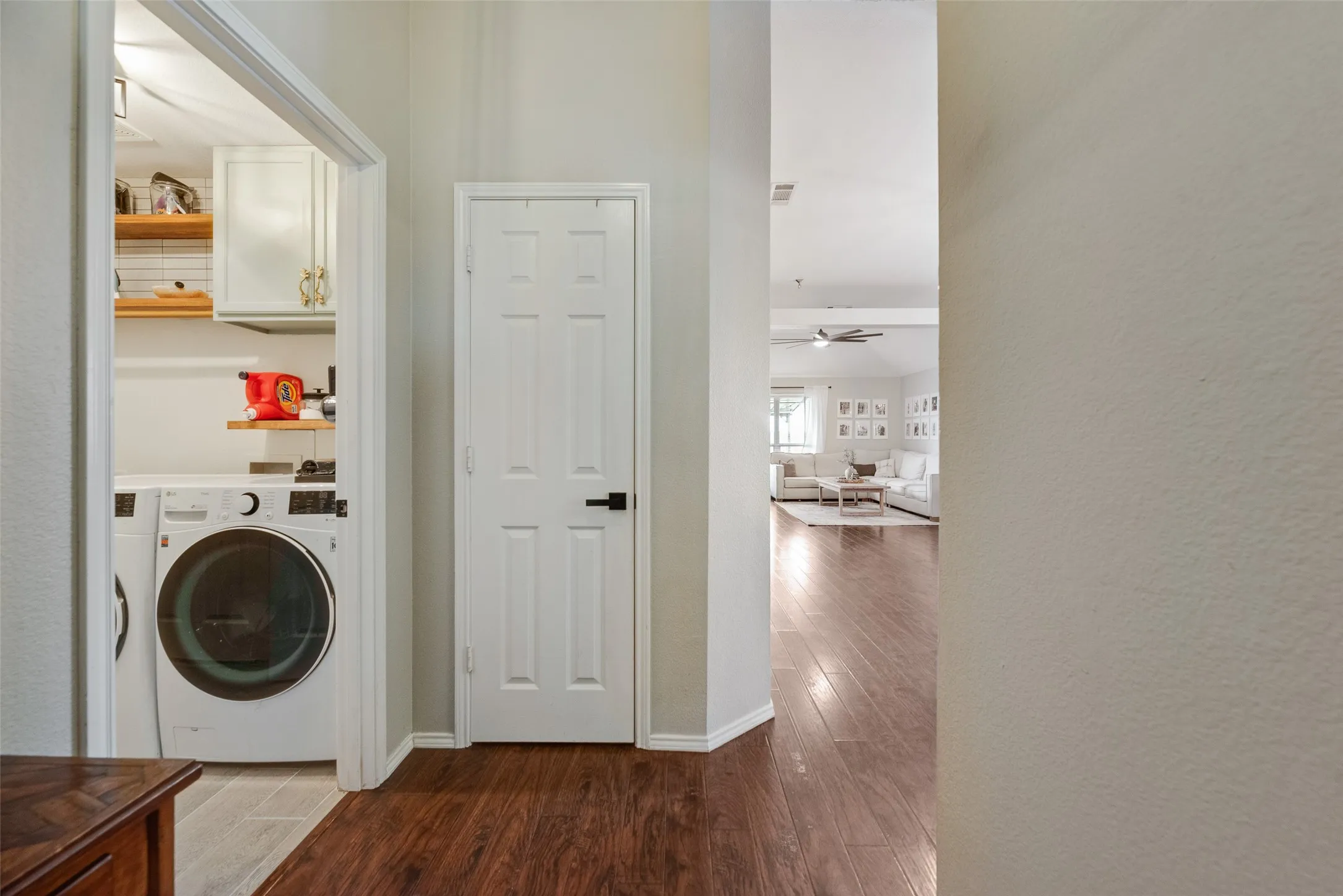 Single Family Residence For Sale in Collin County , 300 Meadow View Lane, Anna, Texas 75409, 3 Bedroom, 2 Bathroom, 2 Garage spaces, 1,479 Sqft, built in 2005, mls#21333701, Real Estate Agent in Anna, Homes For Sale in Collin county, Homes For Sale in Anna, Realtor in Anna Texas, Real Estate Brokerage Independent Realty Texas, Luminita Cordes Realtor