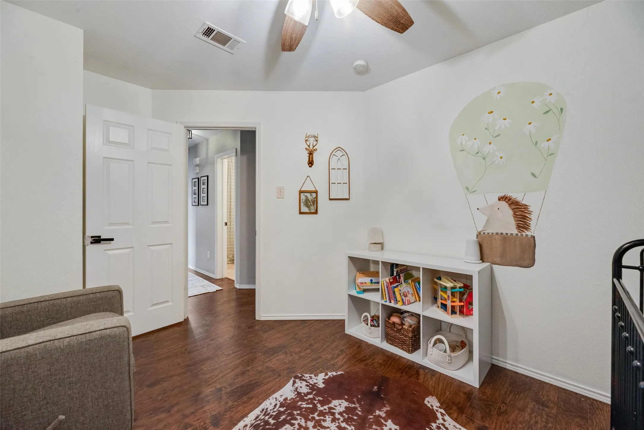 Single Family Residence For Sale in Collin County , 300 Meadow View Lane, Anna, Texas 75409, 3 Bedroom, 2 Bathroom, 2 Garage spaces, 1,479 Sqft, built in 2005, mls#21333701, Real Estate Agent in Anna, Homes For Sale in Collin county, Homes For Sale in Anna, Realtor in Anna Texas, Real Estate Brokerage Independent Realty Texas, Luminita Cordes Realtor