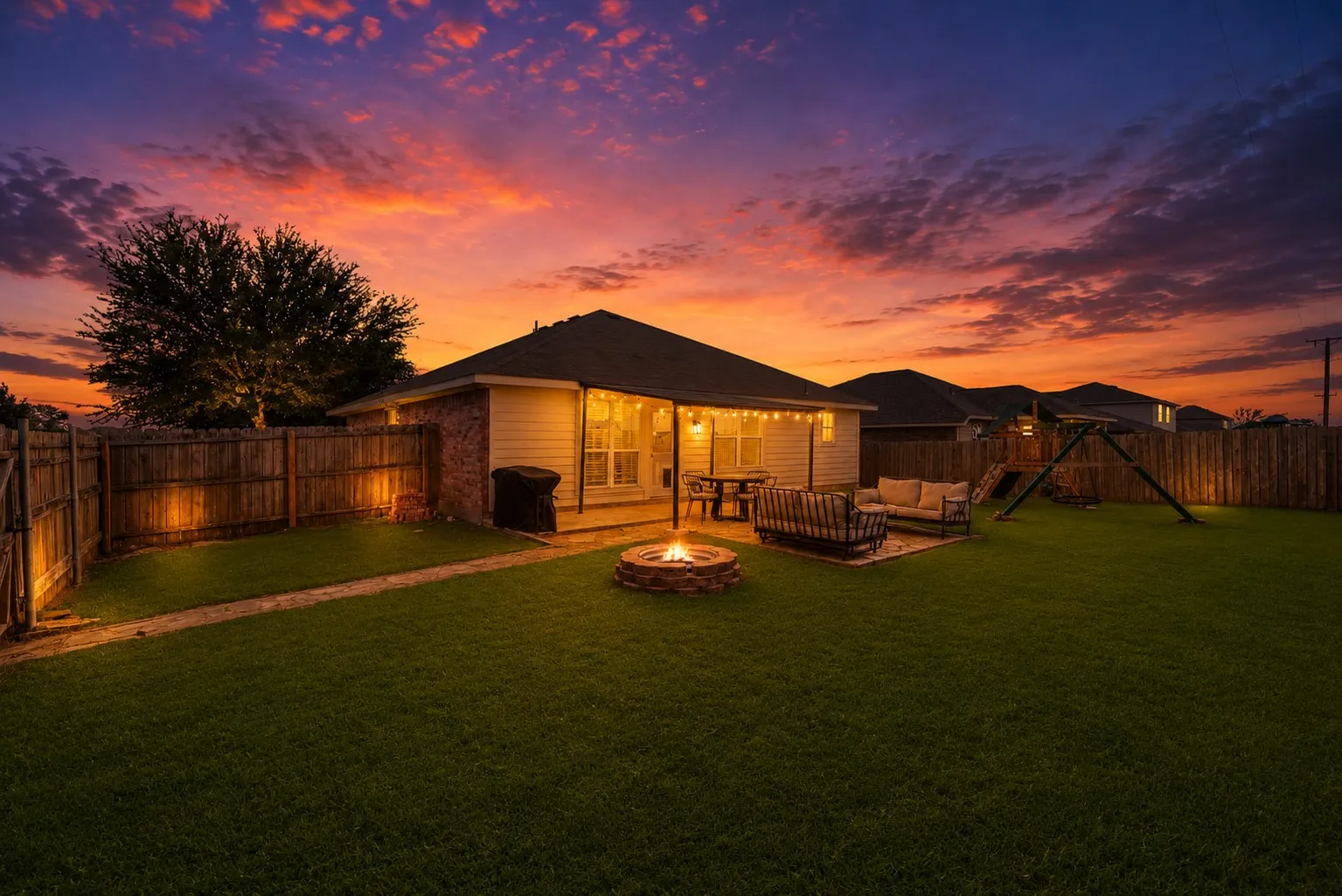 Single Family Residence For Sale in Collin County , 300 Meadow View Lane, Anna, Texas 75409, 3 Bedroom, 2 Bathroom, 2 Garage spaces, 1,479 Sqft, built in 2005, mls#21333701, Real Estate Agent in Anna, Homes For Sale in Collin county, Homes For Sale in Anna, Realtor in Anna Texas, Real Estate Brokerage Independent Realty Texas, Luminita Cordes Realtor