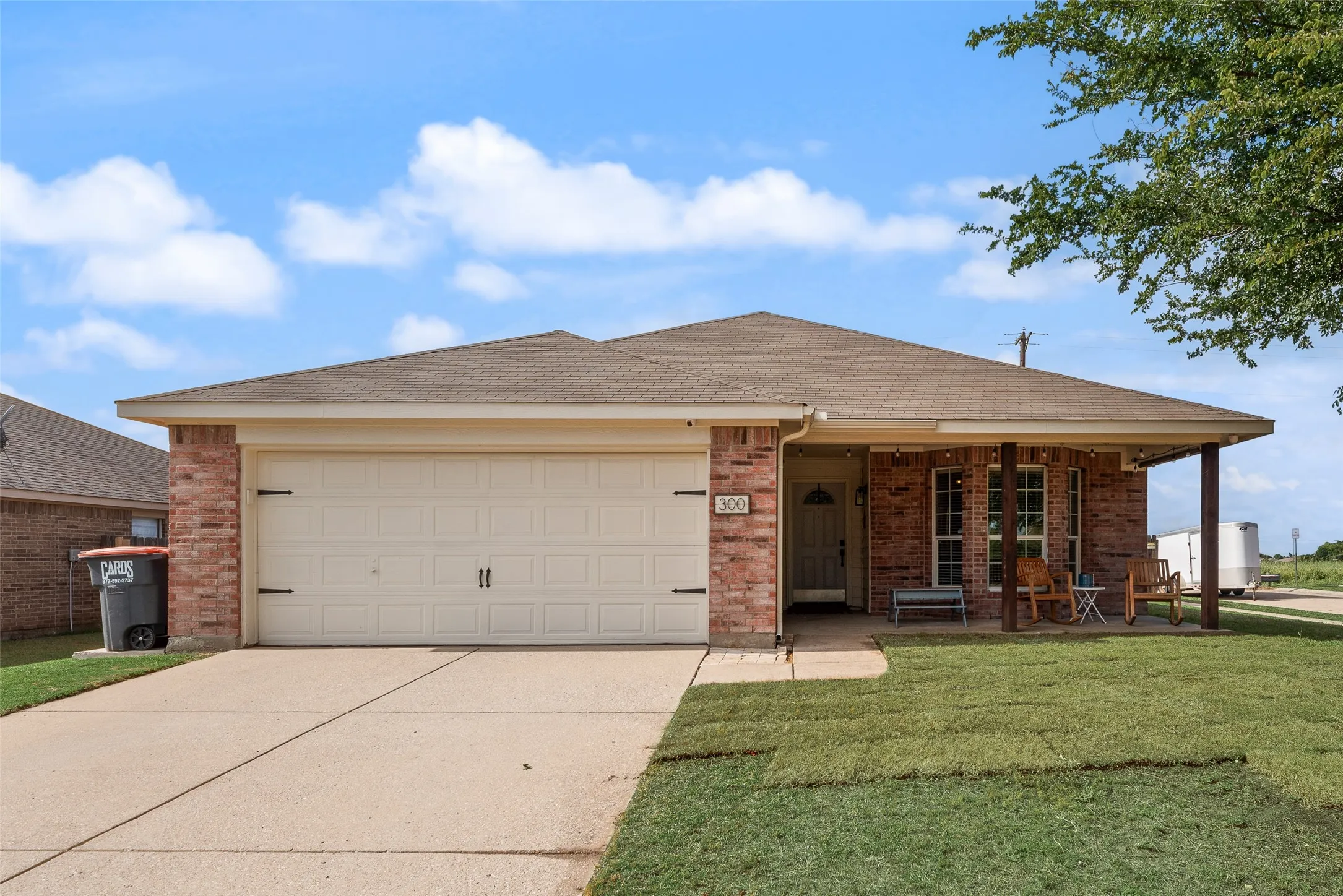 Single Family Residence For Sale in Collin County , 300 Meadow View Lane, Anna, Texas 75409, 3 Bedroom, 2 Bathroom, 2 Garage spaces, 1,479 Sqft, built in 2005, mls#21333701, Real Estate Agent in Anna, Homes For Sale in Collin county, Homes For Sale in Anna, Realtor in Anna Texas, Real Estate Brokerage Independent Realty Texas, Luminita Cordes Realtor