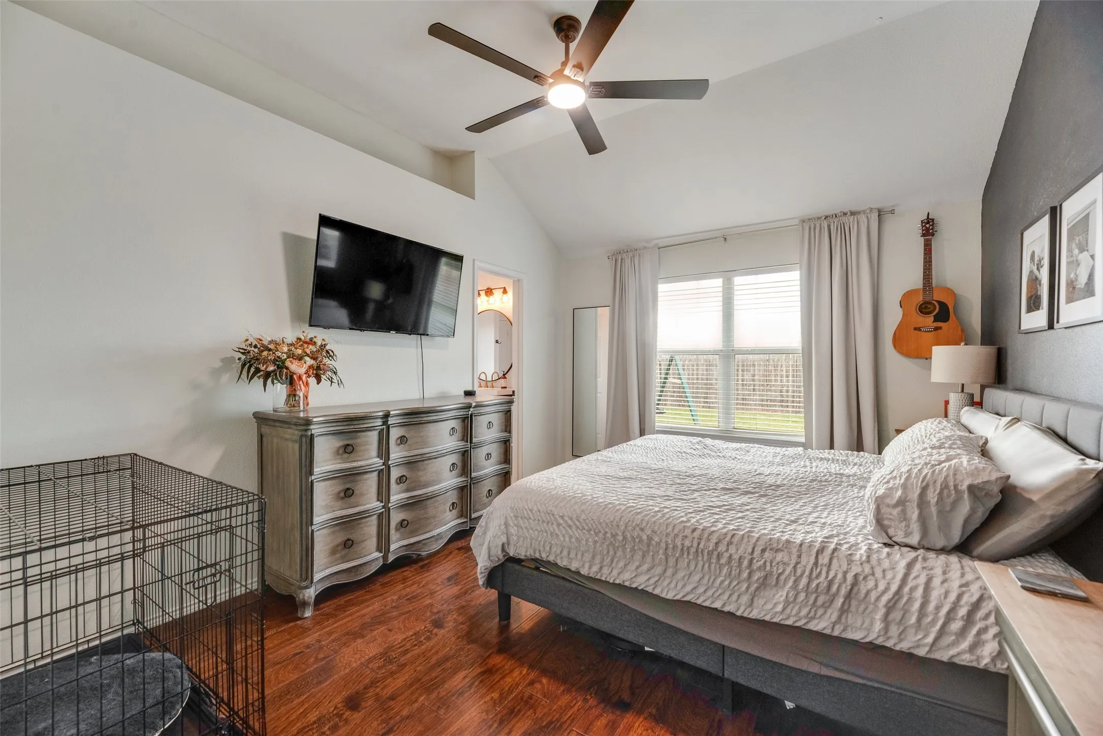 Single Family Residence For Sale in Collin County , 300 Meadow View Lane, Anna, Texas 75409, 3 Bedroom, 2 Bathroom, 2 Garage spaces, 1,479 Sqft, built in 2005, mls#21333701, Real Estate Agent in Anna, Homes For Sale in Collin county, Homes For Sale in Anna, Realtor in Anna Texas, Real Estate Brokerage Independent Realty Texas, Luminita Cordes Realtor