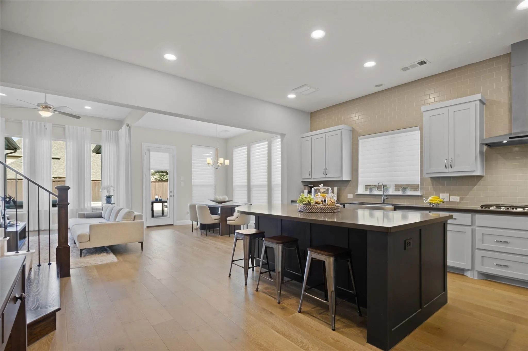 Single Family Residence For Sale in Collin County , 6905 St Georges Drive, Mc Kinney, Texas 75070, 4 Bedroom, 4 Bathroom, 3 Garage spaces, 3,493 Sqft, built in 2016, mls#21329470, Real Estate Agent in Mc Kinney, Homes For Sale in Collin county, Homes For Sale in Mc Kinney, Realtor in Mc Kinney Texas, Real Estate Brokerage Independent Realty Texas, Luminita Cordes Realtor