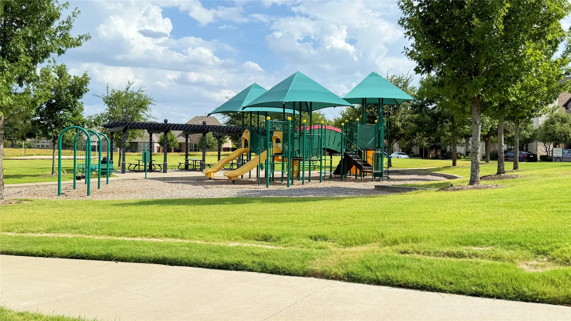 Single Family Residence For Sale in Collin County , 6905 St Georges Drive, Mc Kinney, Texas 75070, 4 Bedroom, 4 Bathroom, 3 Garage spaces, 3,493 Sqft, built in 2016, mls#21329470, Real Estate Agent in Mc Kinney, Homes For Sale in Collin county, Homes For Sale in Mc Kinney, Realtor in Mc Kinney Texas, Real Estate Brokerage Independent Realty Texas, Luminita Cordes Realtor