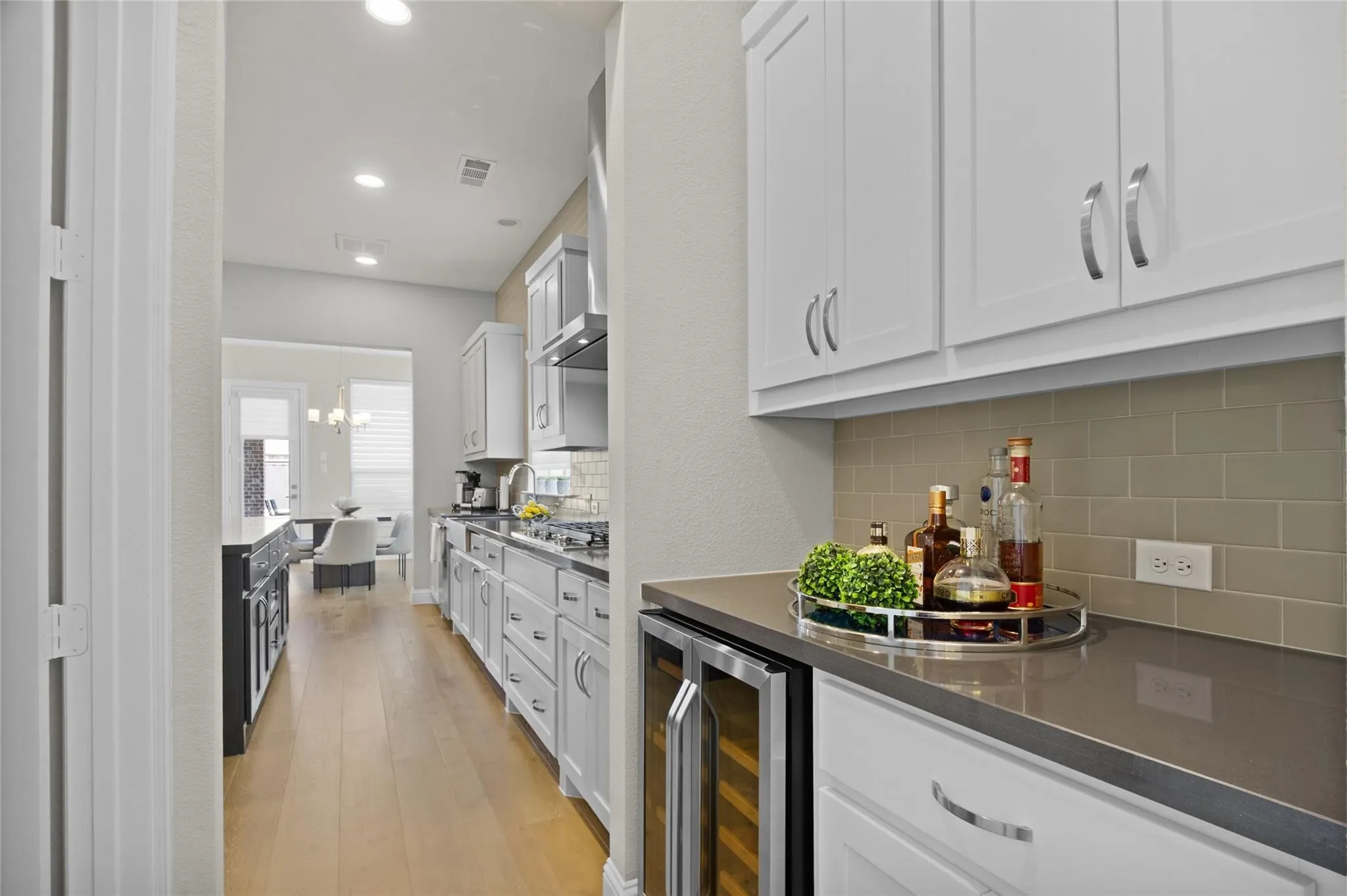 Single Family Residence For Sale in Collin County , 6905 St Georges Drive, Mc Kinney, Texas 75070, 4 Bedroom, 4 Bathroom, 3 Garage spaces, 3,493 Sqft, built in 2016, mls#21329470, Real Estate Agent in Mc Kinney, Homes For Sale in Collin county, Homes For Sale in Mc Kinney, Realtor in Mc Kinney Texas, Real Estate Brokerage Independent Realty Texas, Luminita Cordes Realtor