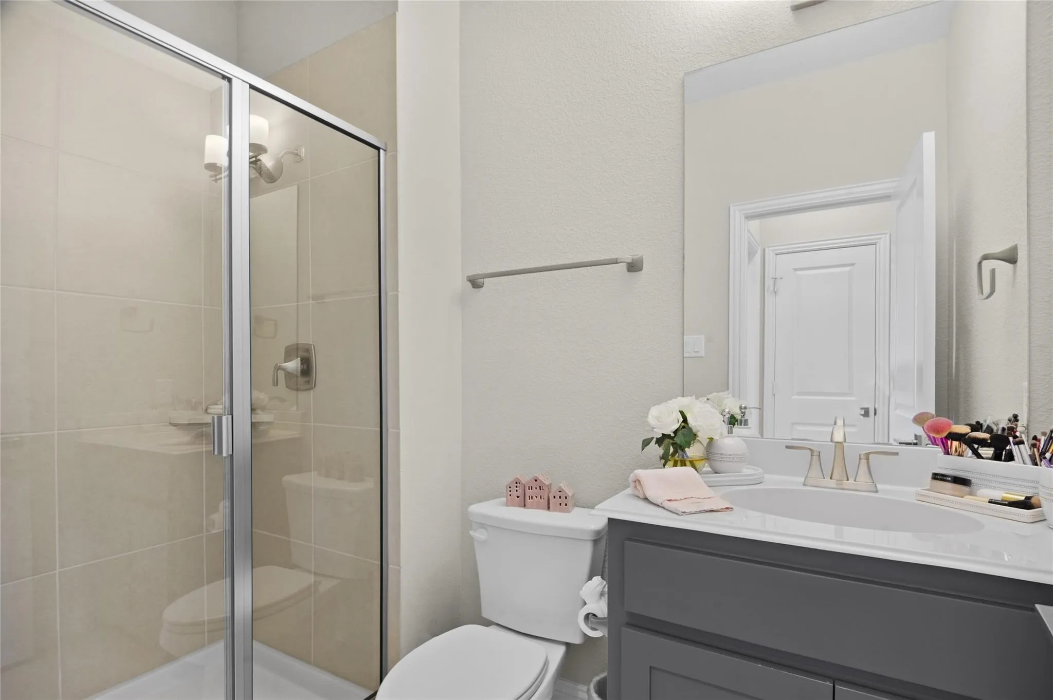 Single Family Residence For Sale in Collin County , 6905 St Georges Drive, Mc Kinney, Texas 75070, 4 Bedroom, 4 Bathroom, 3 Garage spaces, 3,493 Sqft, built in 2016, mls#21329470, Real Estate Agent in Mc Kinney, Homes For Sale in Collin county, Homes For Sale in Mc Kinney, Realtor in Mc Kinney Texas, Real Estate Brokerage Independent Realty Texas, Luminita Cordes Realtor