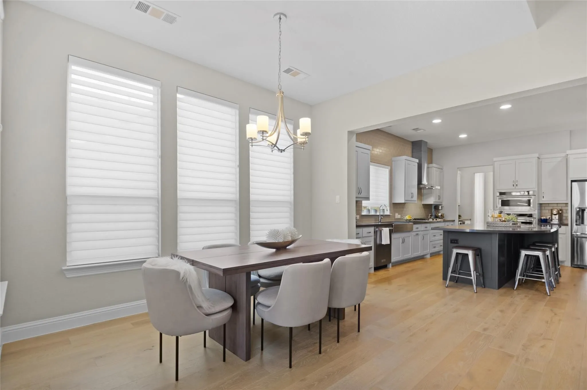 Single Family Residence For Sale in Collin County , 6905 St Georges Drive, Mc Kinney, Texas 75070, 4 Bedroom, 4 Bathroom, 3 Garage spaces, 3,493 Sqft, built in 2016, mls#21329470, Real Estate Agent in Mc Kinney, Homes For Sale in Collin county, Homes For Sale in Mc Kinney, Realtor in Mc Kinney Texas, Real Estate Brokerage Independent Realty Texas, Luminita Cordes Realtor