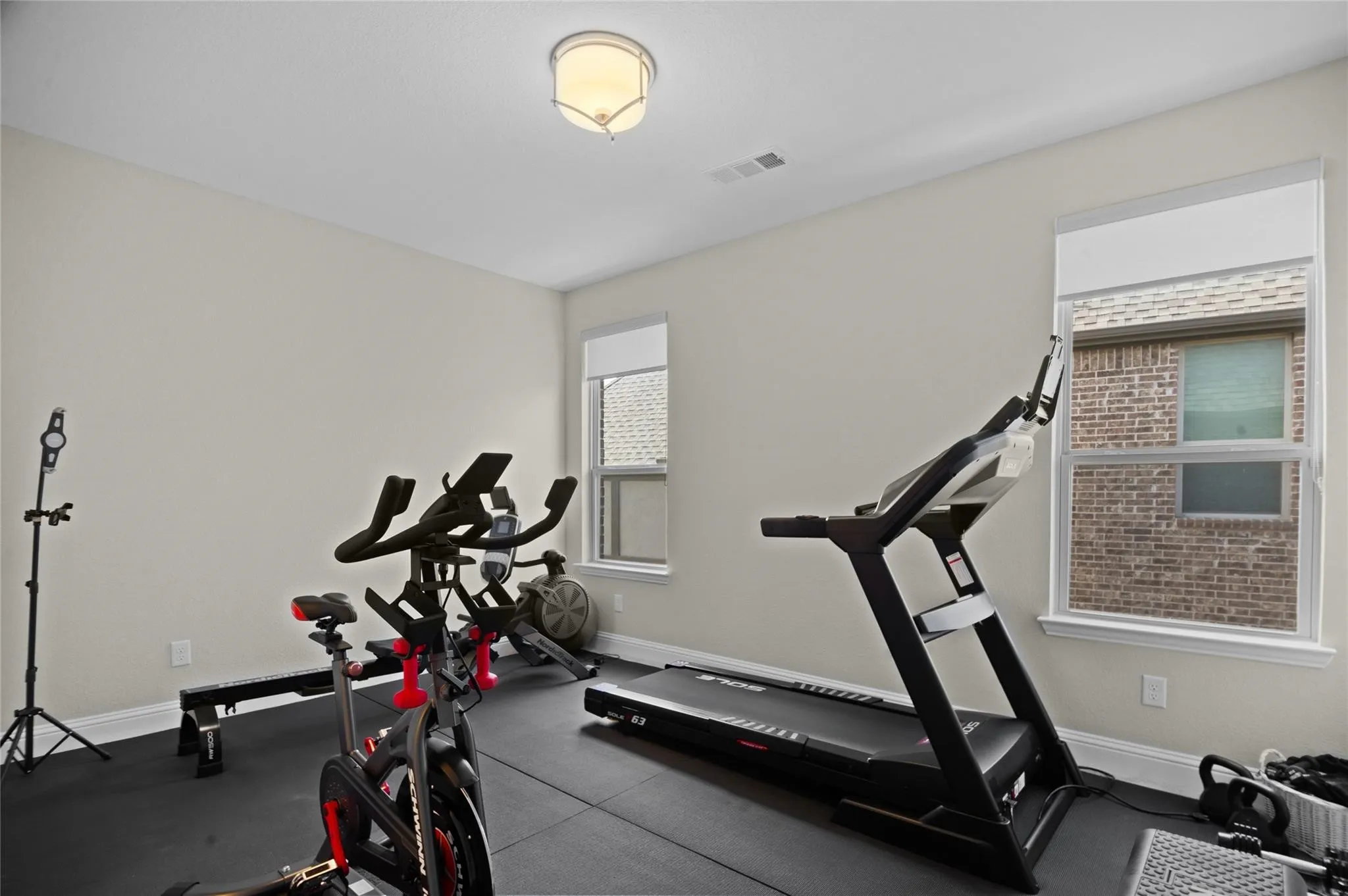 Single Family Residence For Sale in Collin County , 6905 St Georges Drive, Mc Kinney, Texas 75070, 4 Bedroom, 4 Bathroom, 3 Garage spaces, 3,493 Sqft, built in 2016, mls#21329470, Real Estate Agent in Mc Kinney, Homes For Sale in Collin county, Homes For Sale in Mc Kinney, Realtor in Mc Kinney Texas, Real Estate Brokerage Independent Realty Texas, Luminita Cordes Realtor
