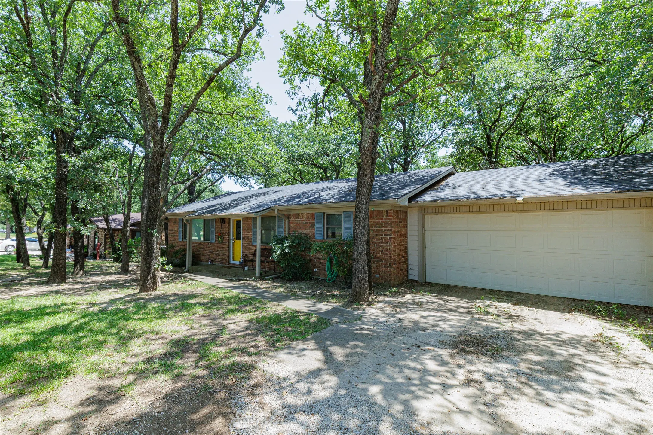 Single Family Residence For Sale in Cooke County , 4594 FM 678, Gainesville, Texas 76240, 3 Bedroom, 2 Bathroom, 2 Garage spaces, 1,232 Sqft, built in 1971, mls#21331576, Real Estate Agent in Gainesville, Homes For Sale in Cooke county, Homes For Sale in Gainesville, Realtor in Gainesville Texas, Real Estate Brokerage Independent Realty Texas, Luminita Cordes Realtor