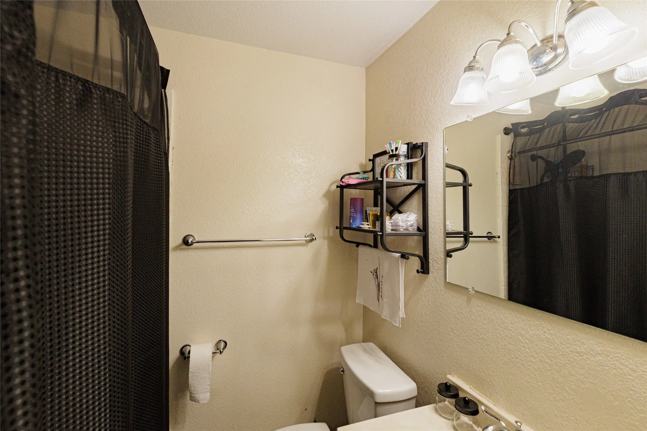 Single Family Residence For Sale in Cooke County , 4594 FM 678, Gainesville, Texas 76240, 3 Bedroom, 2 Bathroom, 2 Garage spaces, 1,232 Sqft, built in 1971, mls#21331576, Real Estate Agent in Gainesville, Homes For Sale in Cooke county, Homes For Sale in Gainesville, Realtor in Gainesville Texas, Real Estate Brokerage Independent Realty Texas, Luminita Cordes Realtor