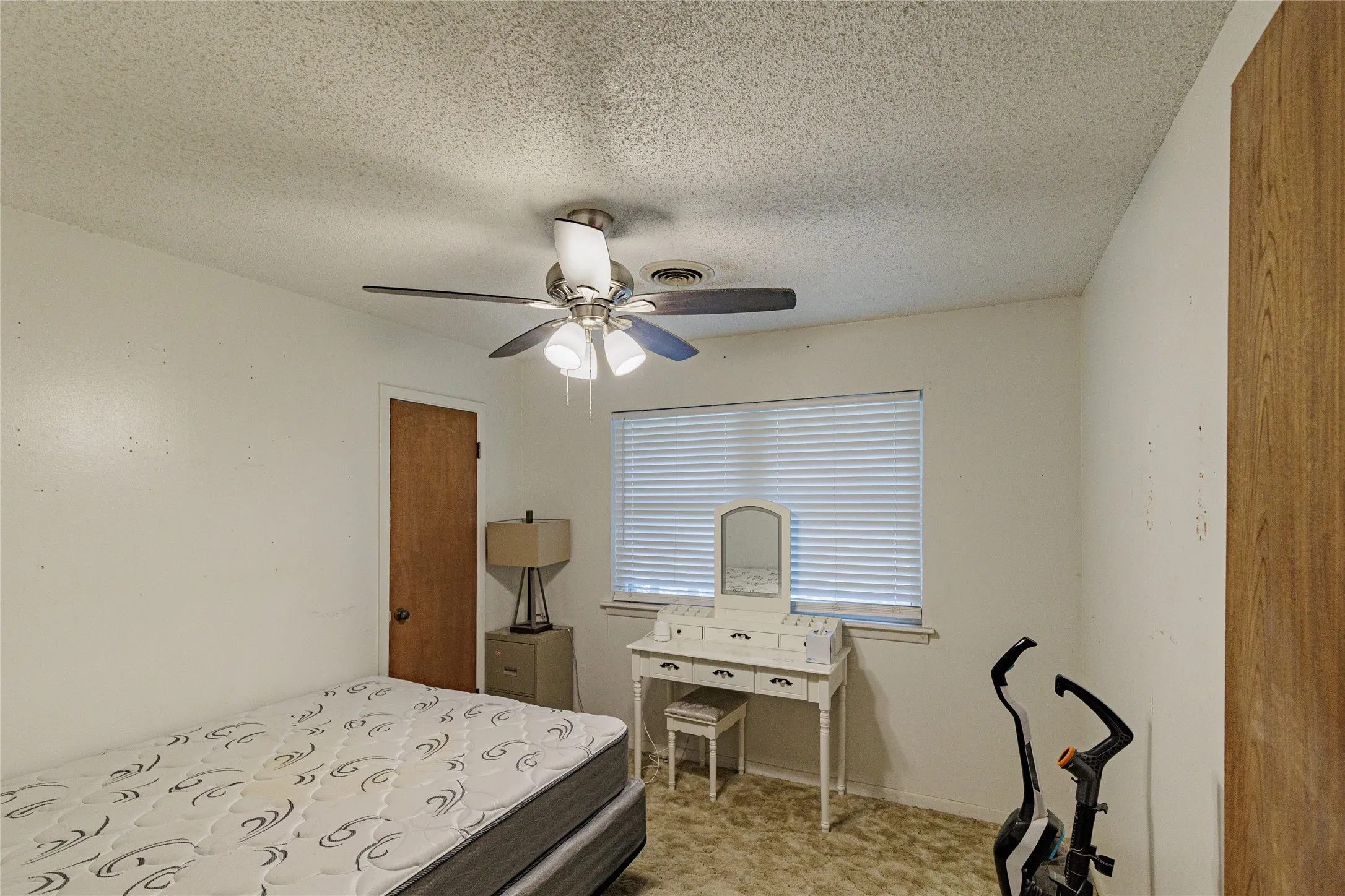 Single Family Residence For Sale in Cooke County , 4594 FM 678, Gainesville, Texas 76240, 3 Bedroom, 2 Bathroom, 2 Garage spaces, 1,232 Sqft, built in 1971, mls#21331576, Real Estate Agent in Gainesville, Homes For Sale in Cooke county, Homes For Sale in Gainesville, Realtor in Gainesville Texas, Real Estate Brokerage Independent Realty Texas, Luminita Cordes Realtor
