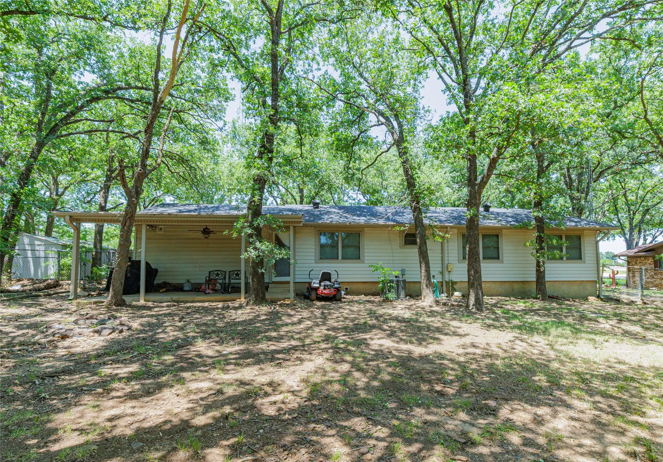 Single Family Residence For Sale in Cooke County , 4594 FM 678, Gainesville, Texas 76240, 3 Bedroom, 2 Bathroom, 2 Garage spaces, 1,232 Sqft, built in 1971, mls#21331576, Real Estate Agent in Gainesville, Homes For Sale in Cooke county, Homes For Sale in Gainesville, Realtor in Gainesville Texas, Real Estate Brokerage Independent Realty Texas, Luminita Cordes Realtor