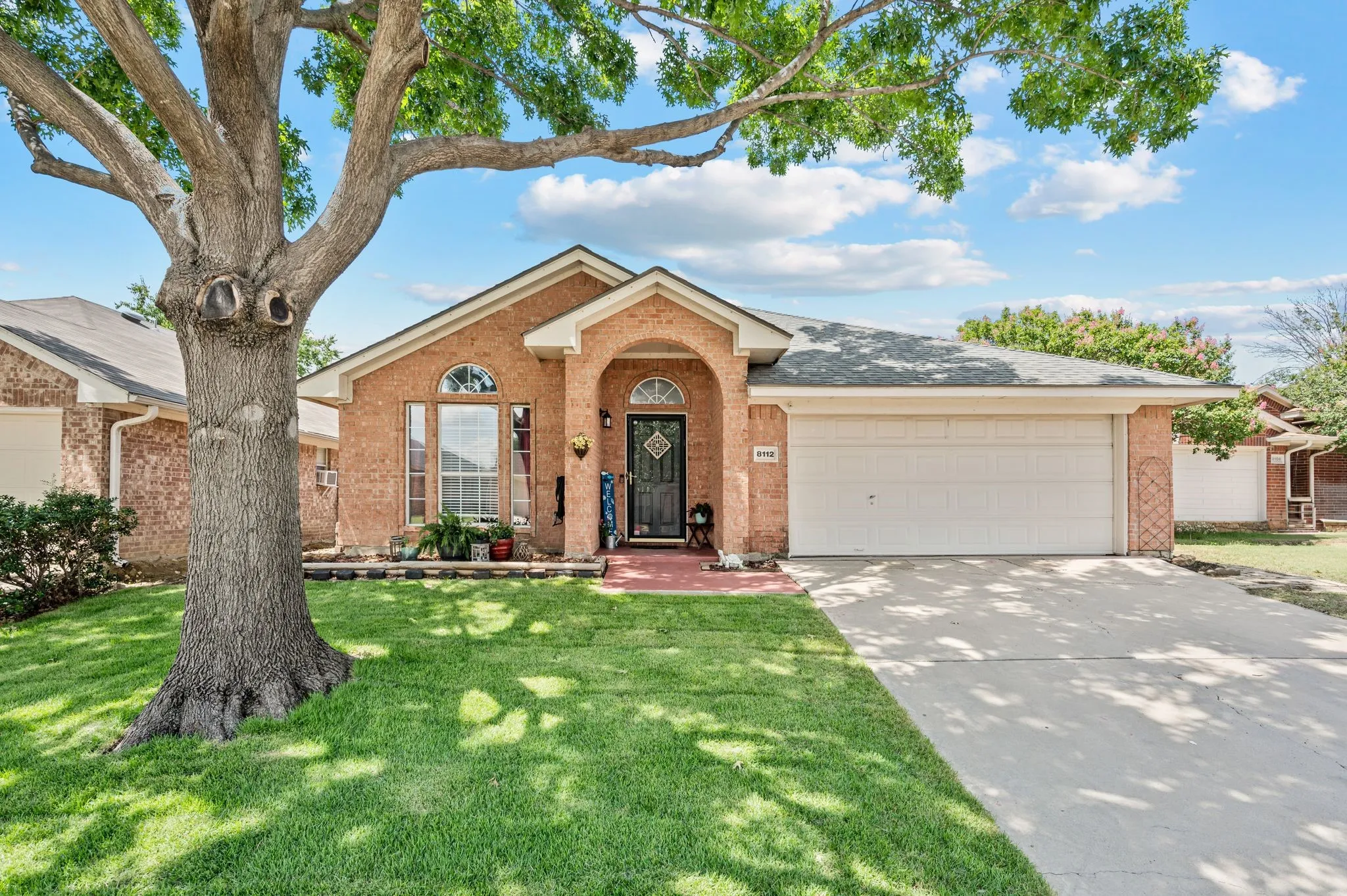Single Family Residence For Sale in Tarrant County , 8112 Heritage Place Drive, Fort Worth, Texas 76137, 4 Bedroom, 2 Bathroom, 2 Garage spaces, 1,825 Sqft, built in 1995, mls#21329360, Real Estate Agent in Fort Worth, Homes For Sale in Tarrant county, Homes For Sale in Fort Worth, Realtor in Fort Worth Texas, Real Estate Brokerage Independent Realty Texas, Luminita Cordes Realtor