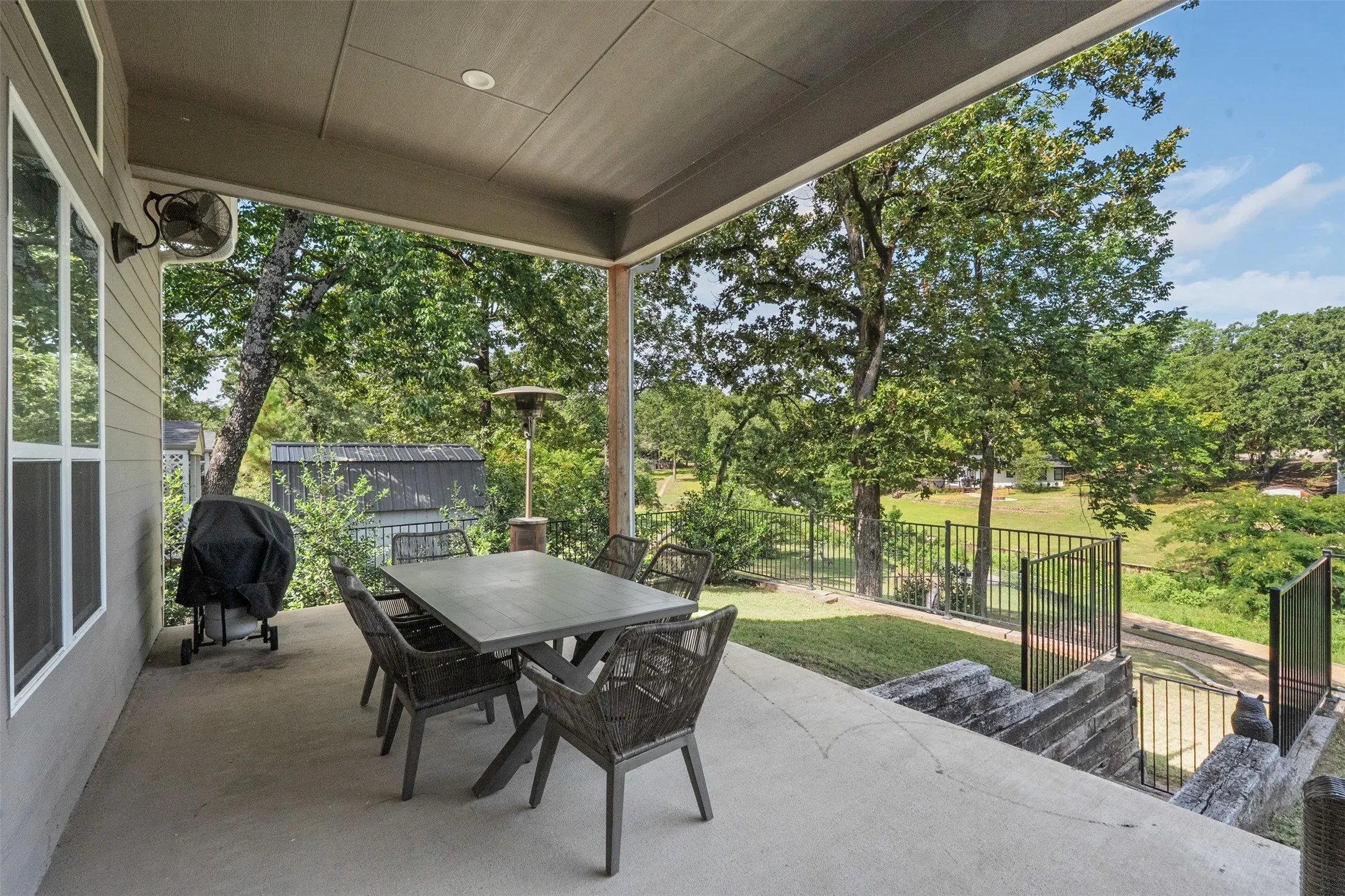 Single Family Residence For Sale in Henderson County , 317 Kauai Court, Tool, Texas 75143, 4 Bedroom, 3 Bathroom, 2 Garage spaces, 2,008 Sqft, built in 2022, mls#21333333, Real Estate Agent in Tool, Homes For Sale in Henderson county, Homes For Sale in Tool, Realtor in Tool Texas, Real Estate Brokerage Independent Realty Texas, Luminita Cordes Realtor