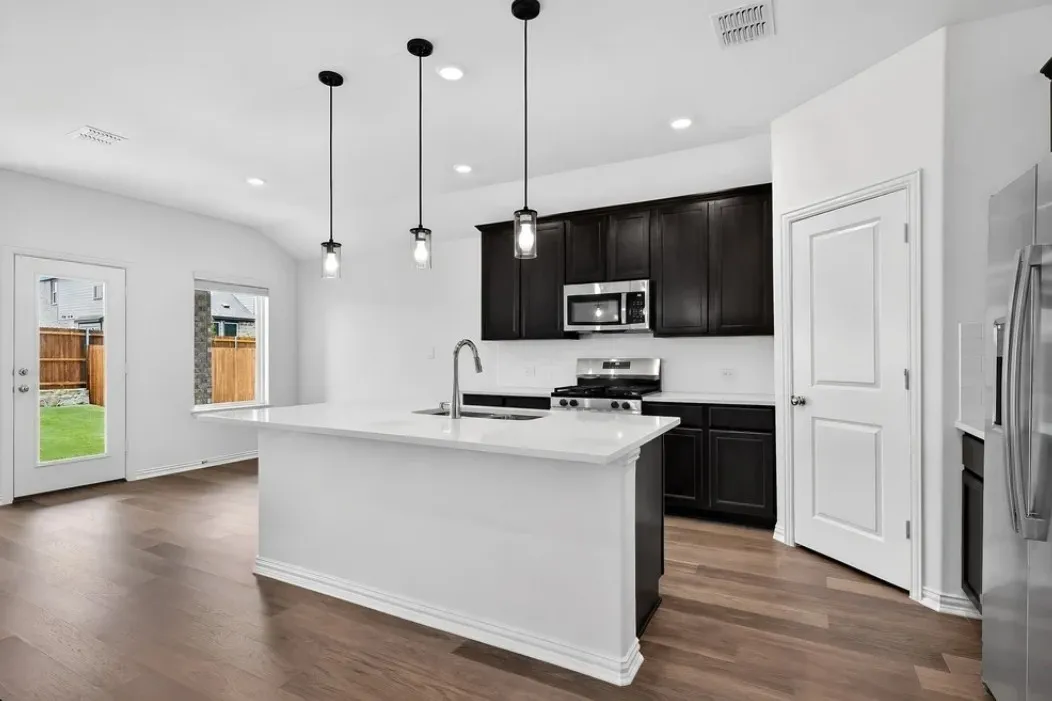 2628 Glacier Road ~ Ready Now!