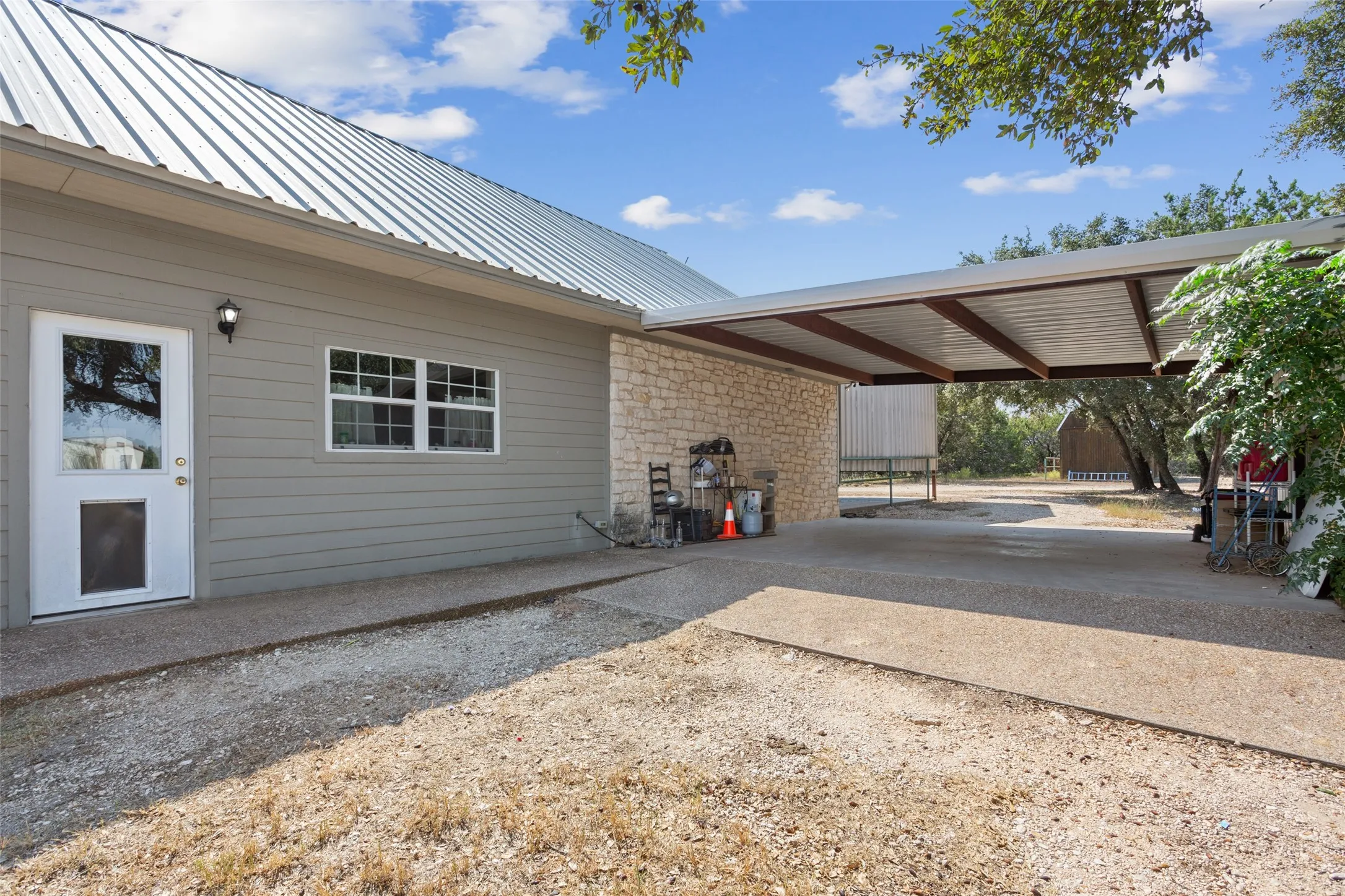 Single Family Residence For Sale in Mc Lennan County , 564 Sam Bass Road, Mc Gregor, Texas 76657, 4 Bedrooms, 4 Bathrooms, Garage spaces, 3,914 Sqft, built in 1997, Price $1,395,000, mls#21333709, Real Estate Agent in Mc Gregor, Homes For Sale in Mc Lennan county, Homes For Sale in Mc Gregor, Realtor in Mc Gregor Texas, Real Estate Brokerage Independent Realty Texas, Luminita Cordes Realtor