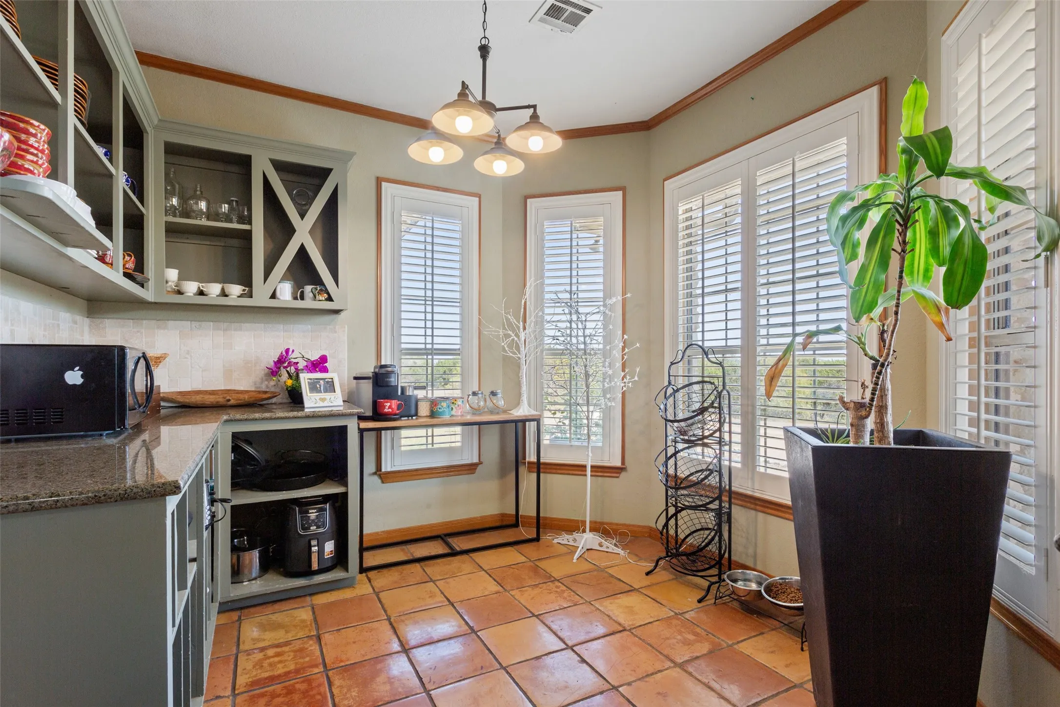 Single Family Residence For Sale in Mc Lennan County , 564 Sam Bass Road, Mc Gregor, Texas 76657, 4 Bedrooms, 4 Bathrooms, Garage spaces, 3,914 Sqft, built in 1997, Price $1,395,000, mls#21333709, Real Estate Agent in Mc Gregor, Homes For Sale in Mc Lennan county, Homes For Sale in Mc Gregor, Realtor in Mc Gregor Texas, Real Estate Brokerage Independent Realty Texas, Luminita Cordes Realtor