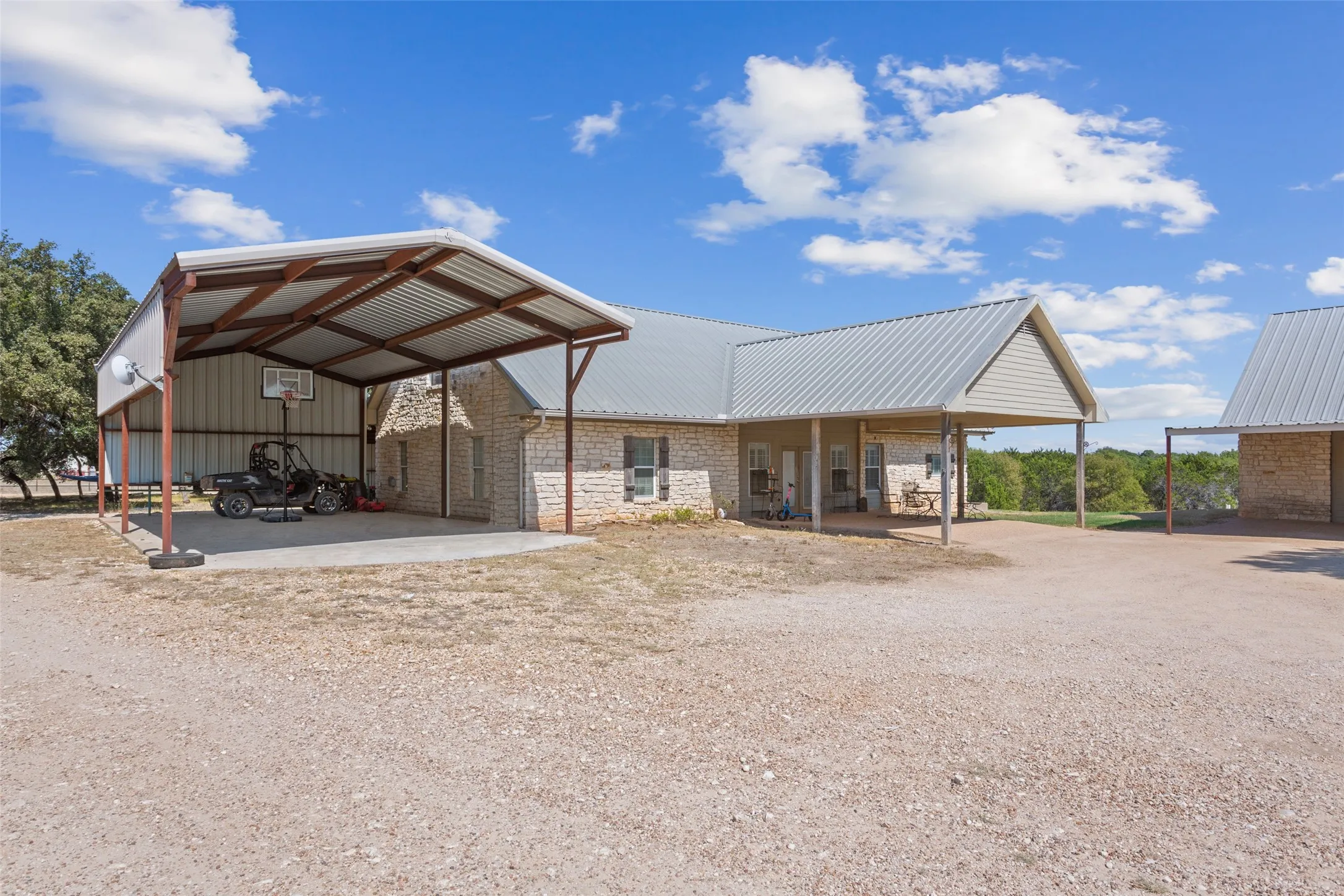 Single Family Residence For Sale in Mc Lennan County , 564 Sam Bass Road, Mc Gregor, Texas 76657, 4 Bedrooms, 4 Bathrooms, Garage spaces, 3,914 Sqft, built in 1997, Price $1,395,000, mls#21333709, Real Estate Agent in Mc Gregor, Homes For Sale in Mc Lennan county, Homes For Sale in Mc Gregor, Realtor in Mc Gregor Texas, Real Estate Brokerage Independent Realty Texas, Luminita Cordes Realtor