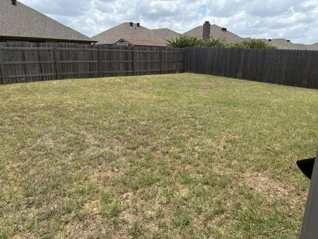 Oversized backyard for your own creativity